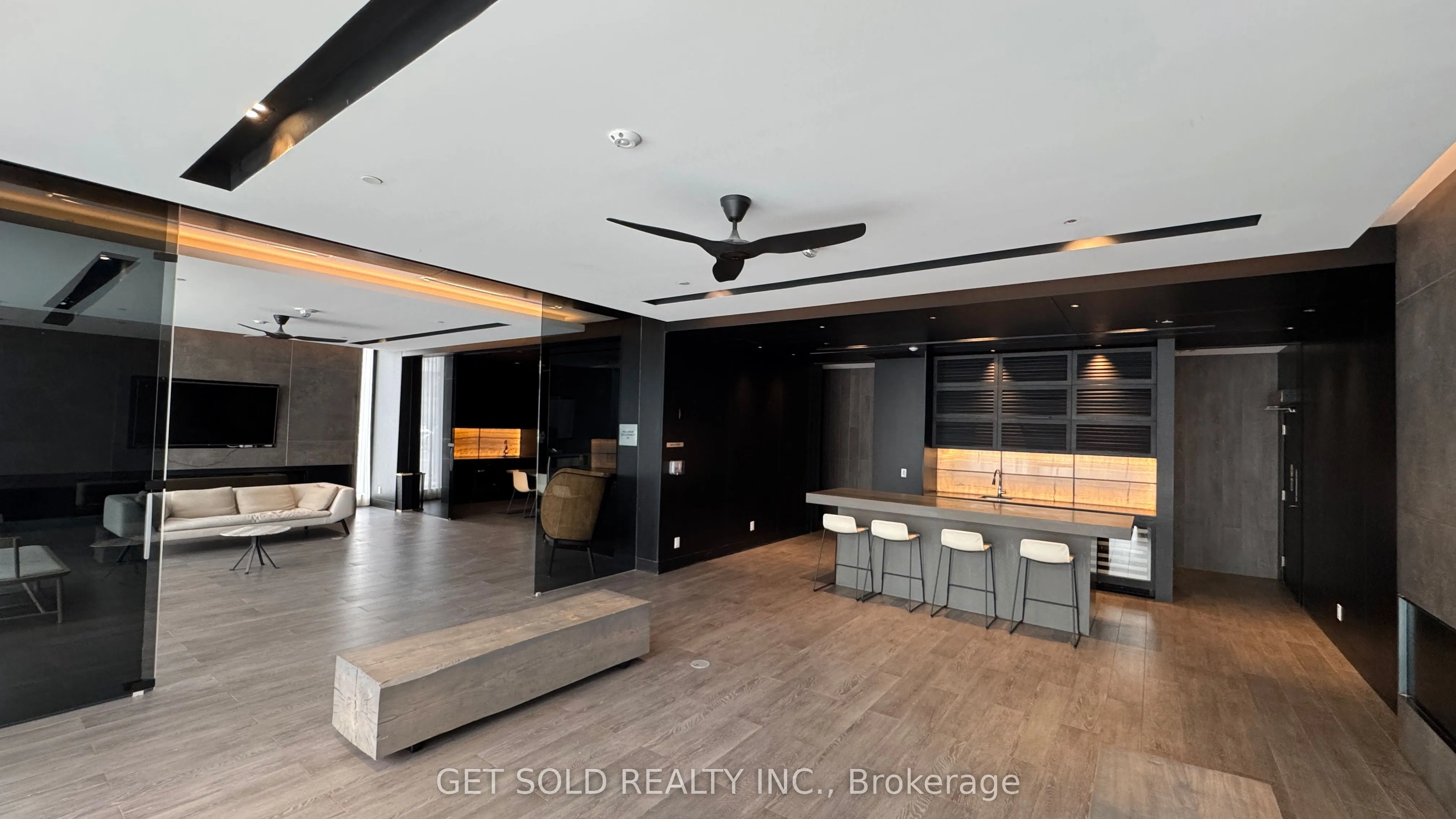 1255 Bayly Street, #707