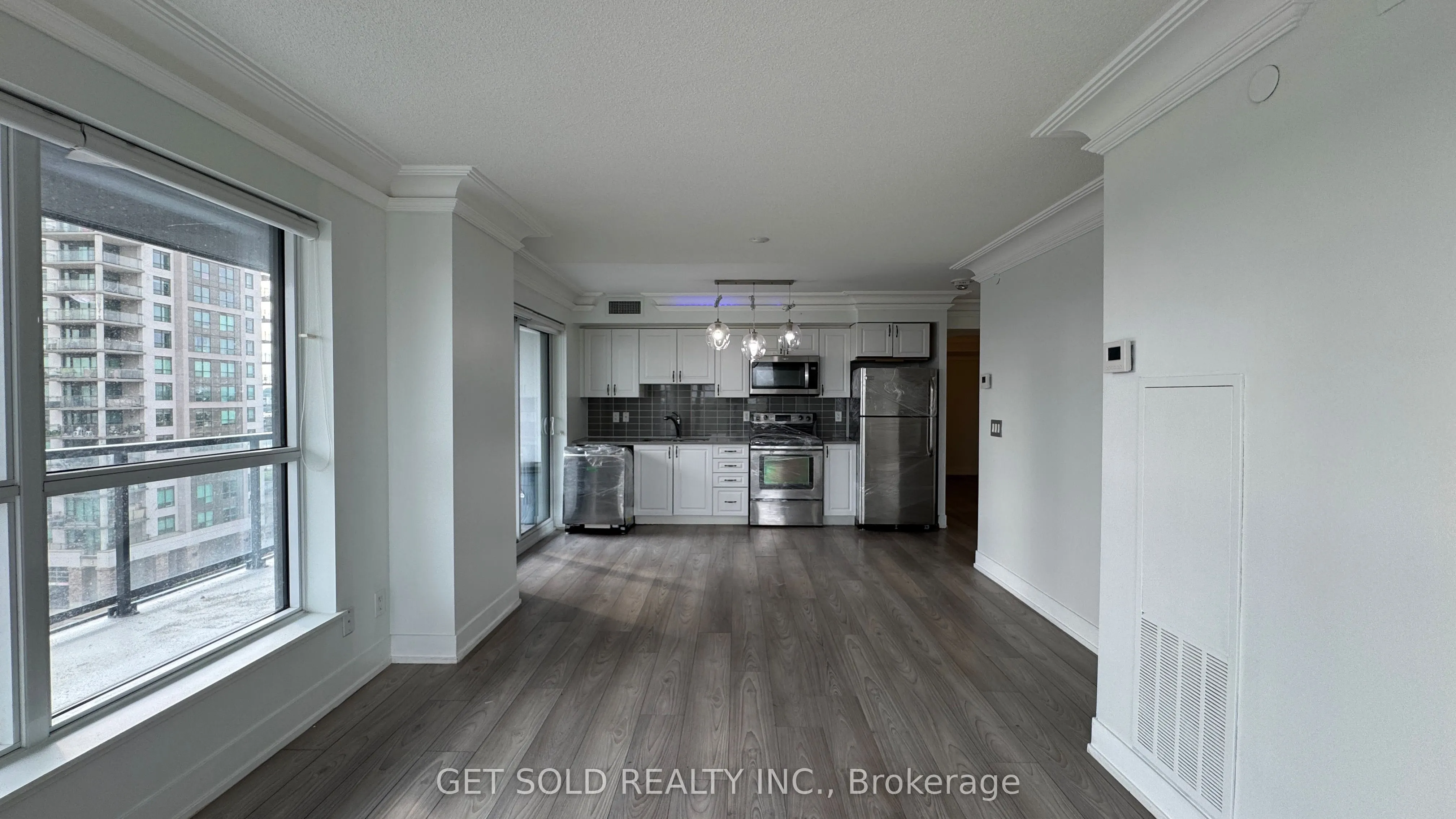 1255 Bayly Street, #707