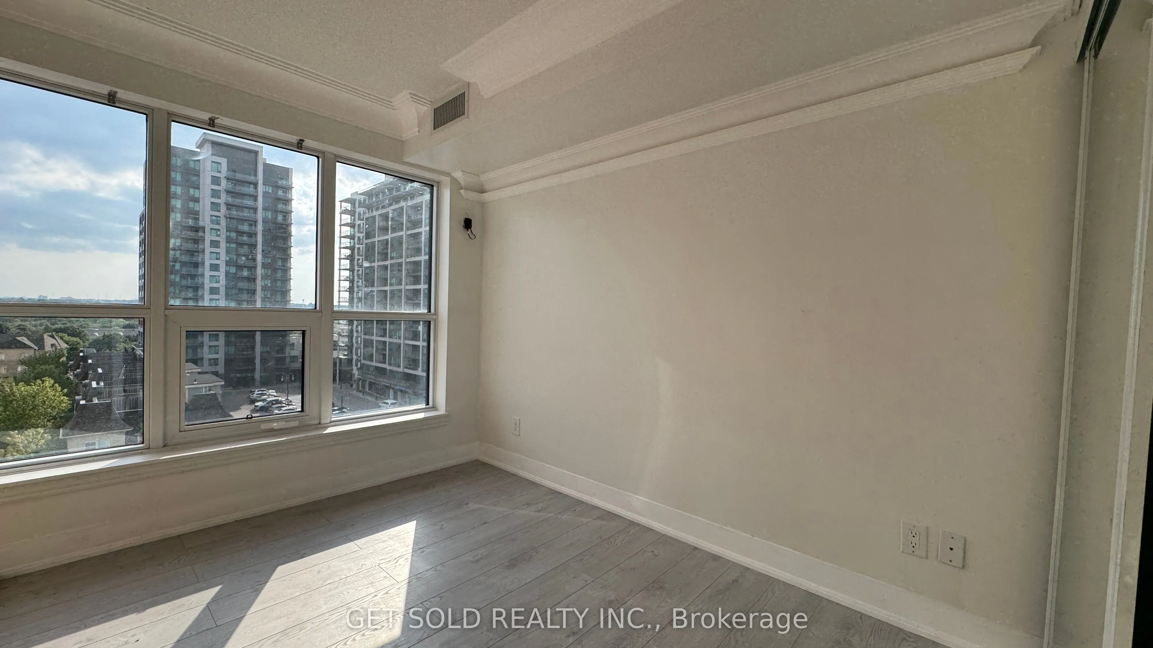 1255 Bayly Street, #707