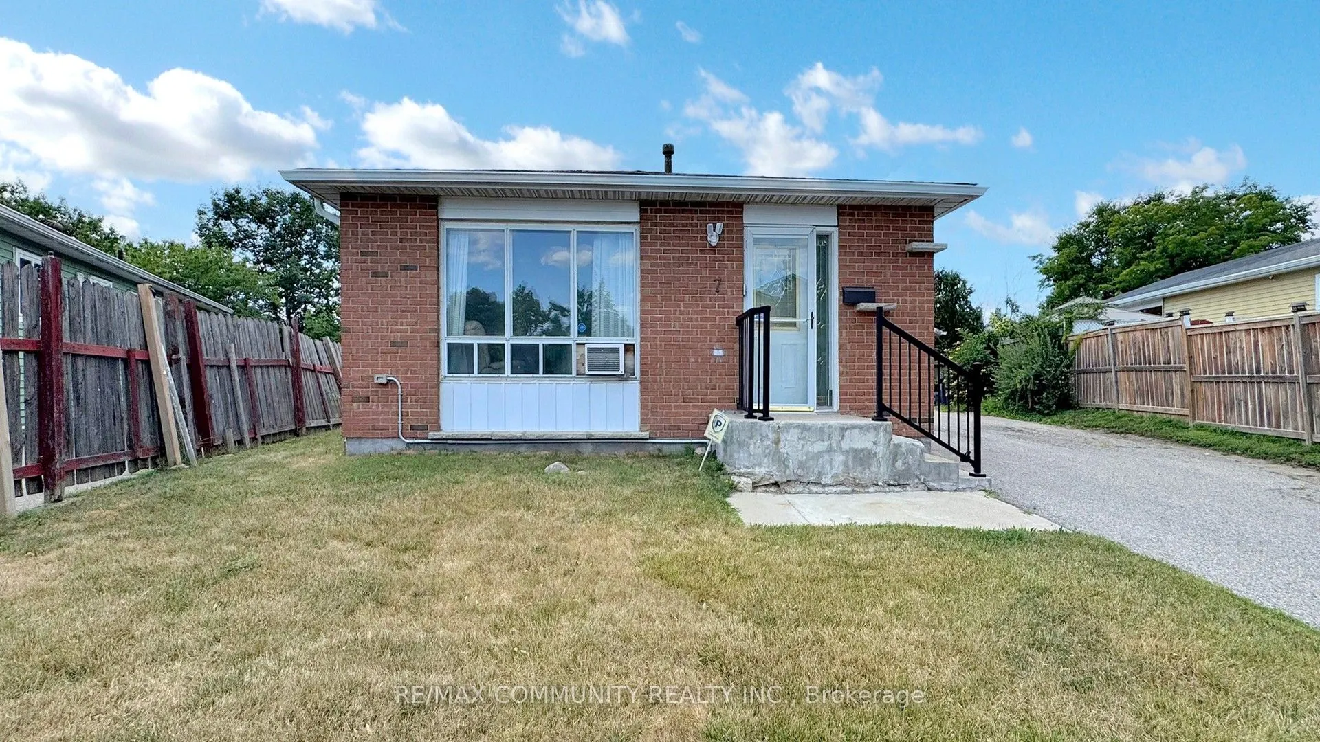 7 Gemshaw Crescent