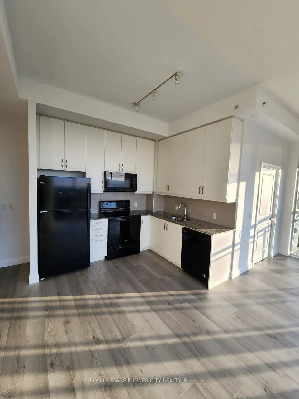 30 Meadowglen Place, #2605