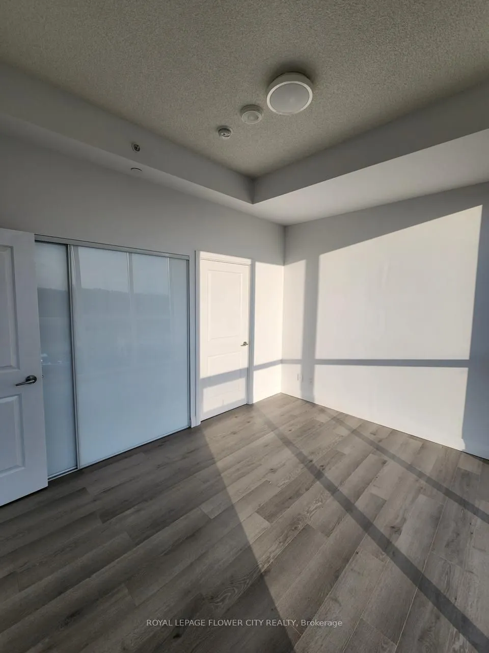 30 Meadowglen Place, #2605
