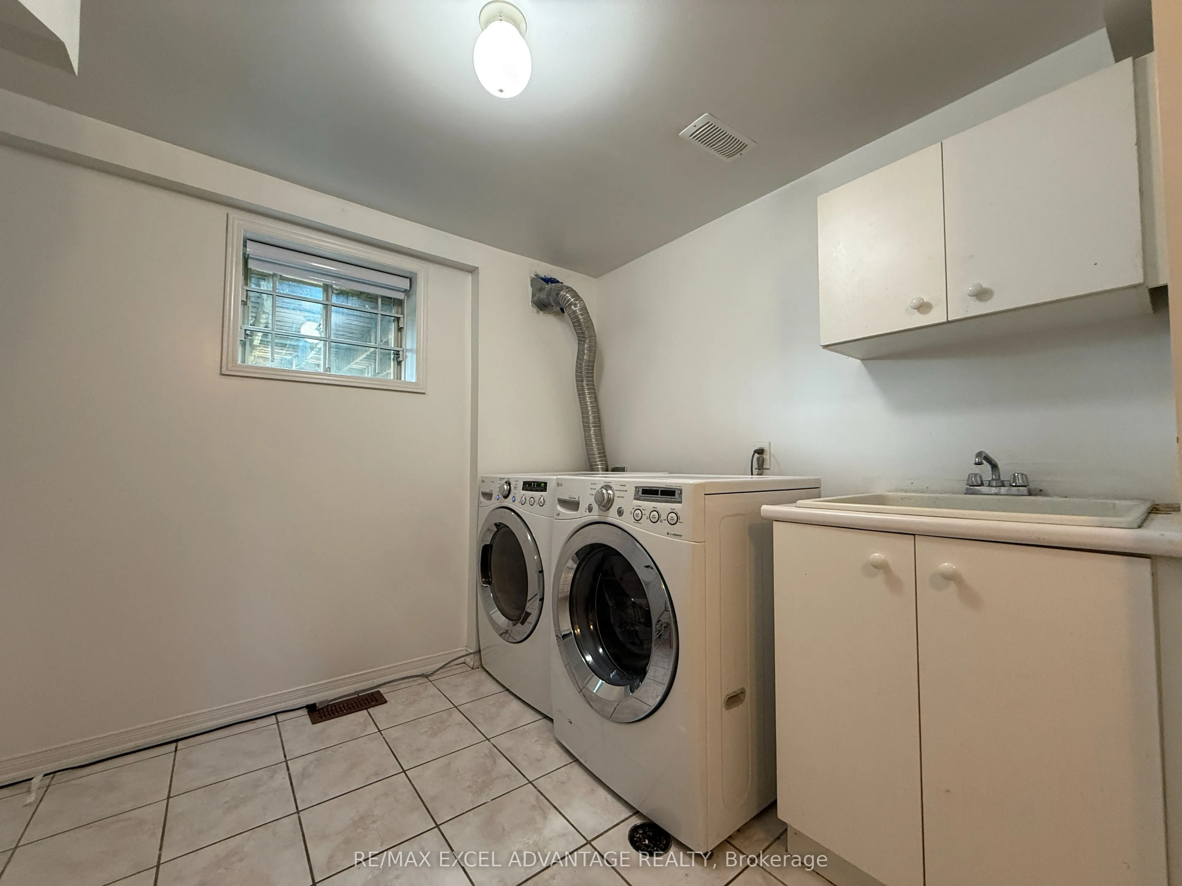 10 Fern Meadow Road, #Lower