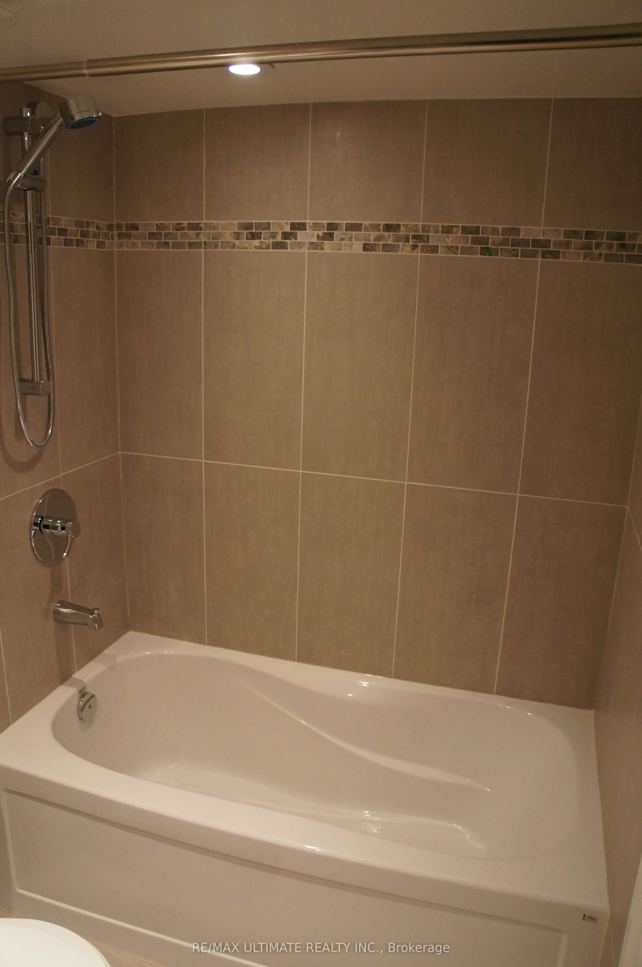164 Kingsmount Park Road, #Basement