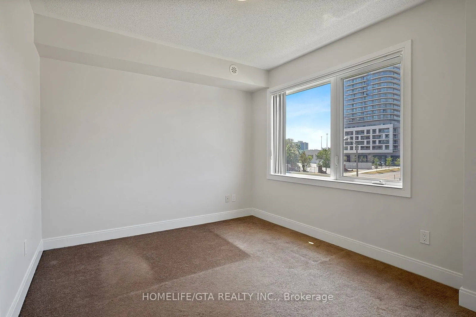 330 Village Green Square, #TH45
