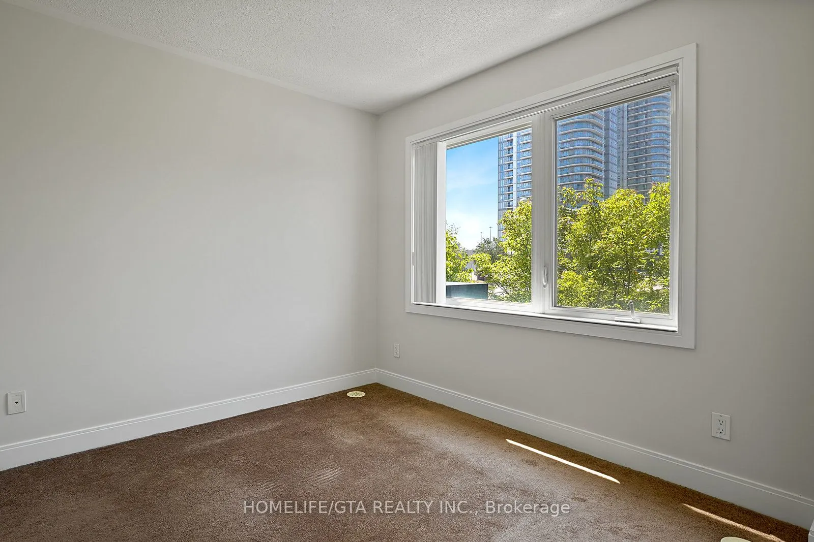 330 Village Green Square, #TH45