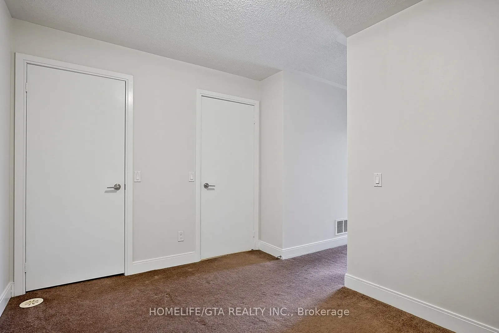 330 Village Green Square, #TH45