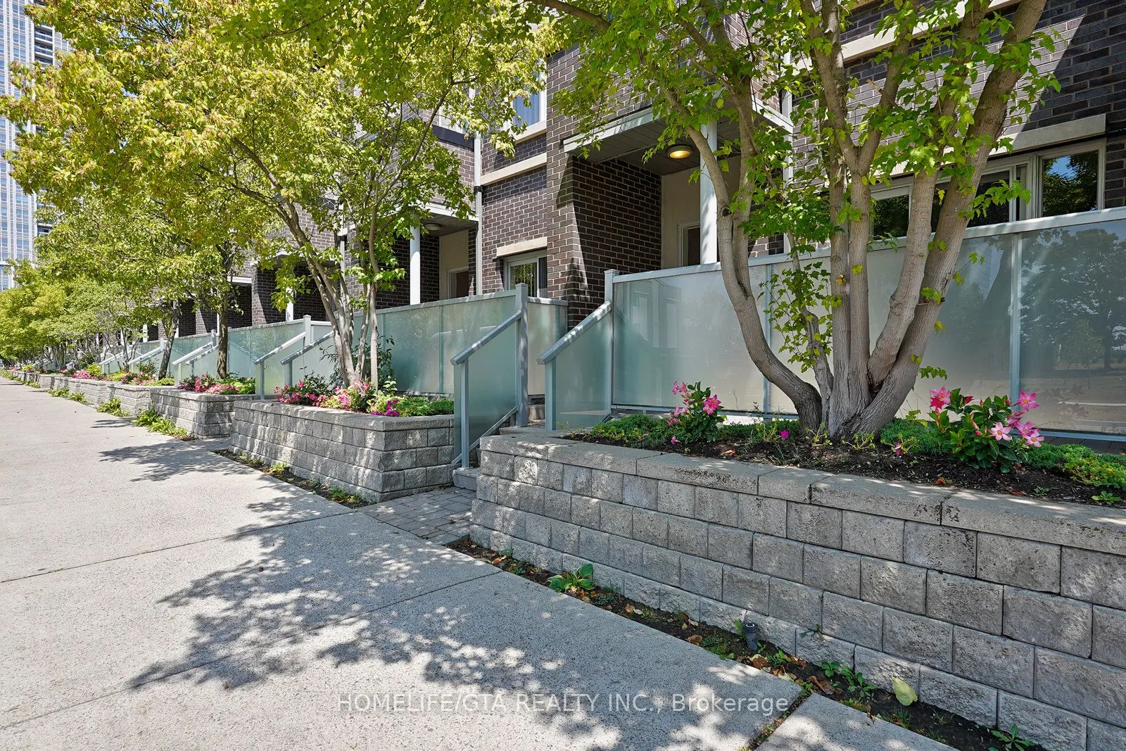 330 Village Green Square, #TH45