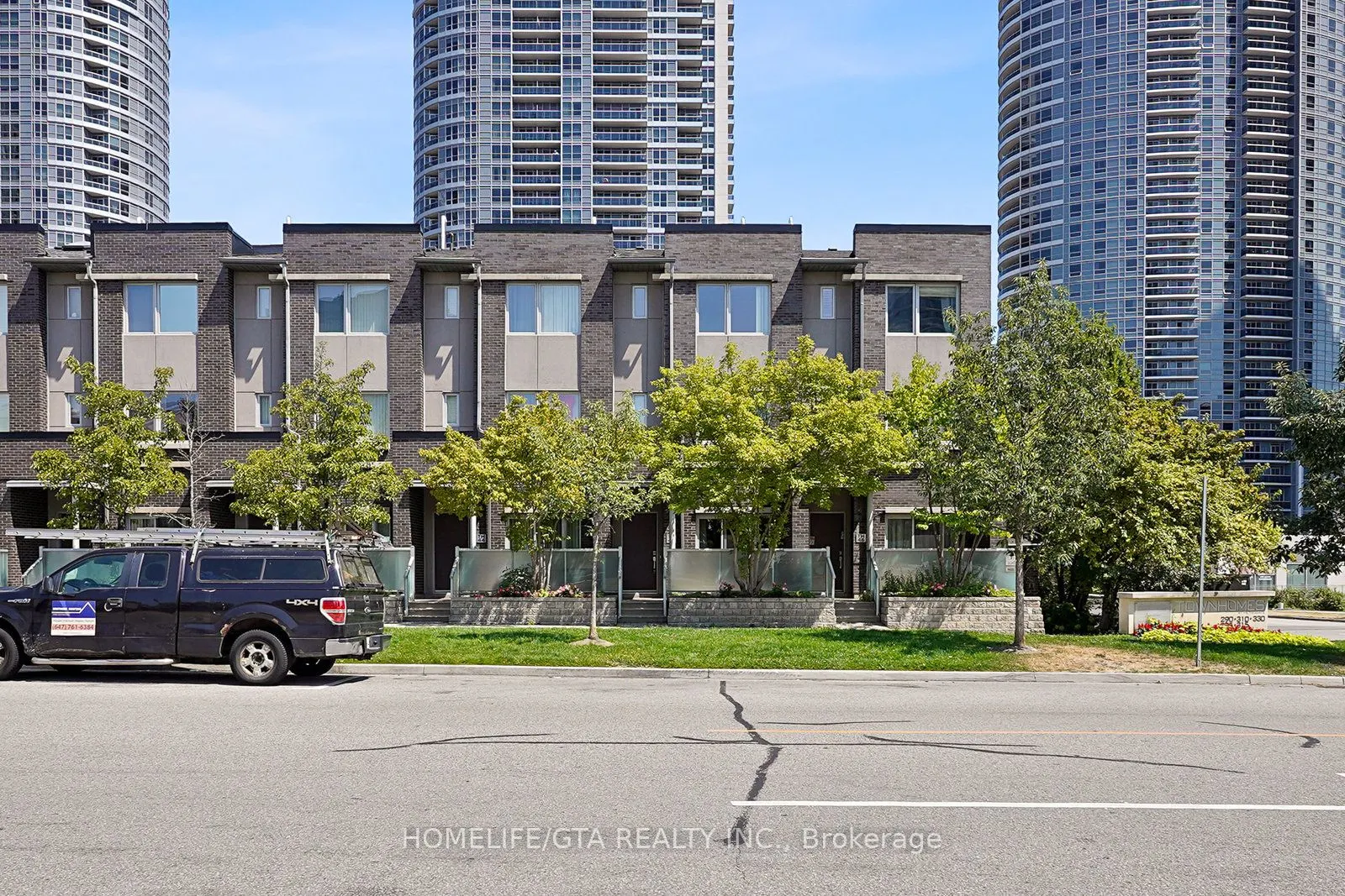 330 Village Green Square, #TH45