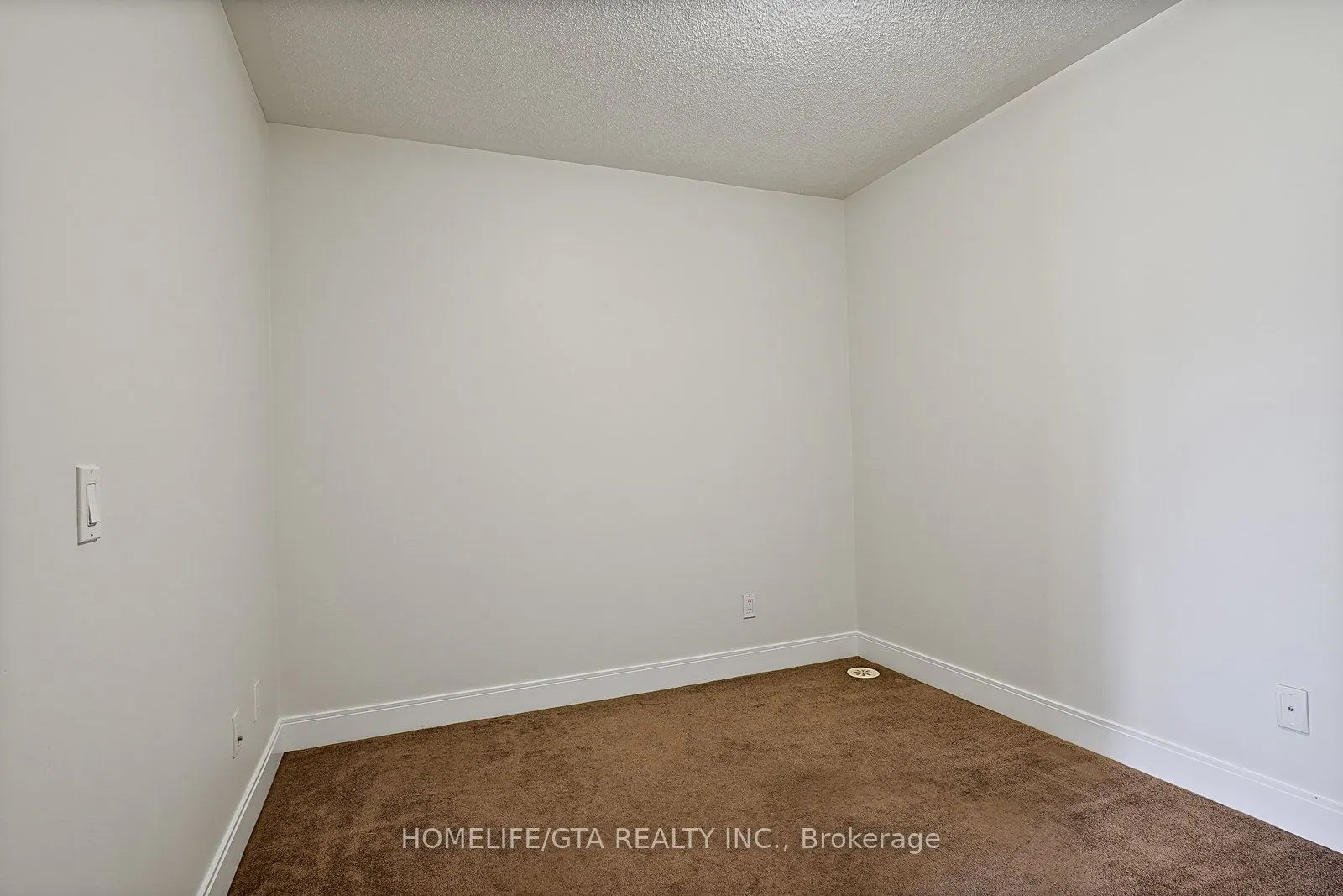 330 Village Green Square, #TH45