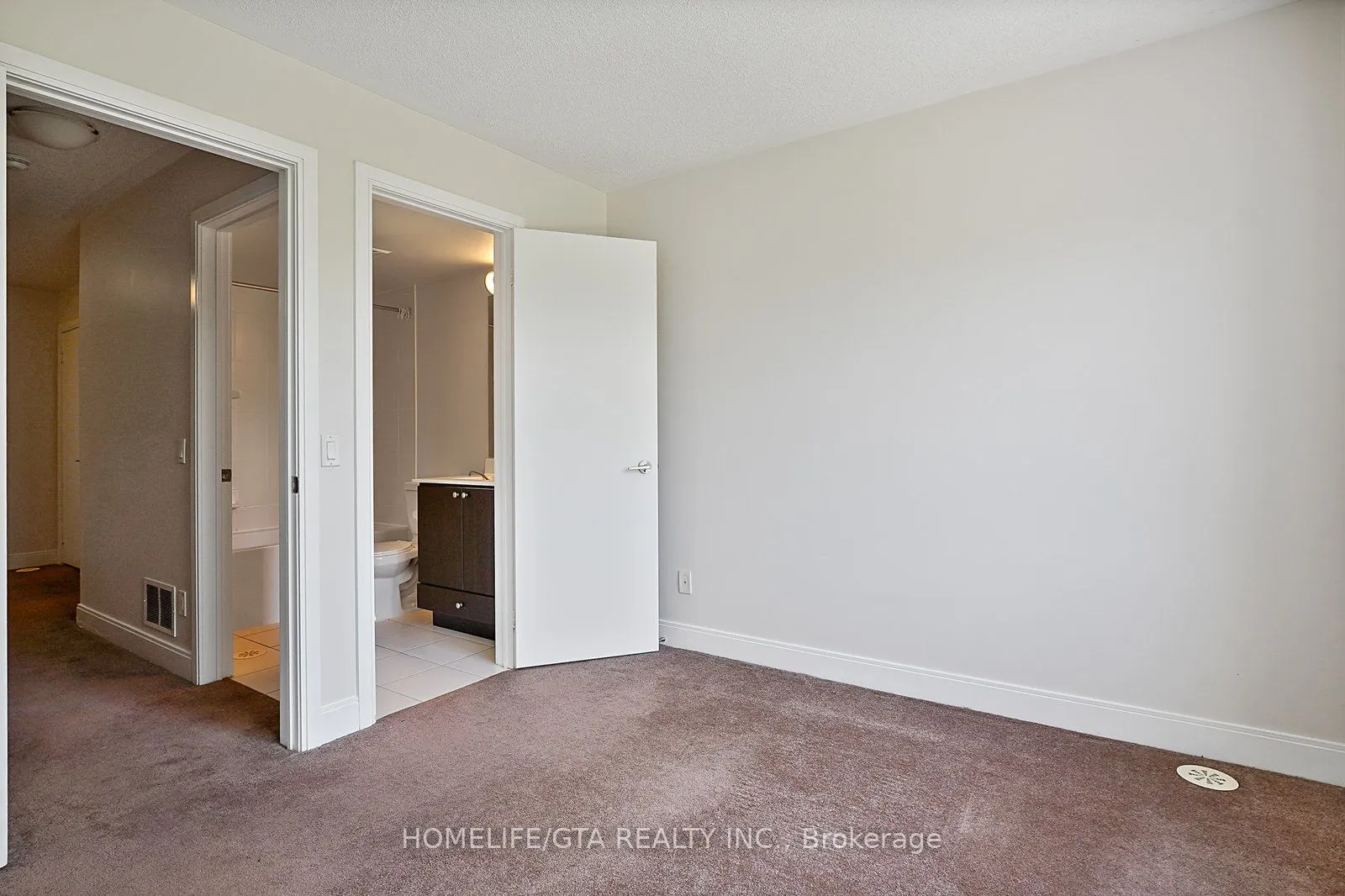 330 Village Green Square, #TH45