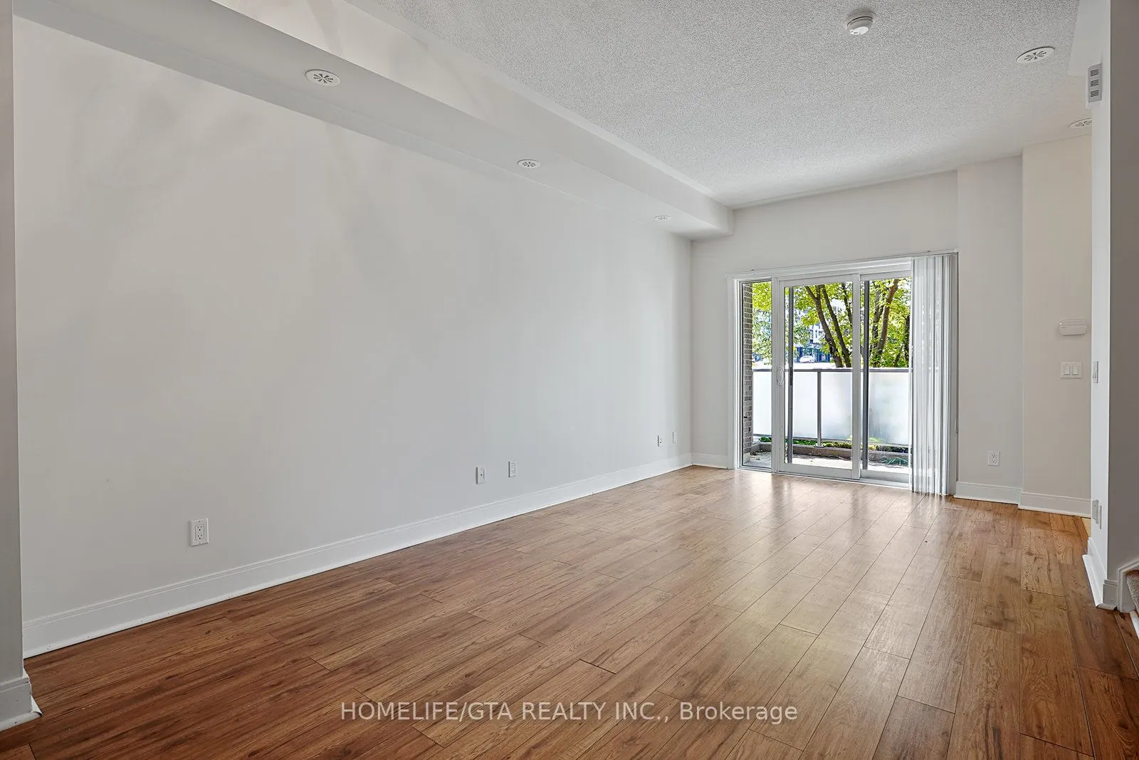 330 Village Green Square, #TH45