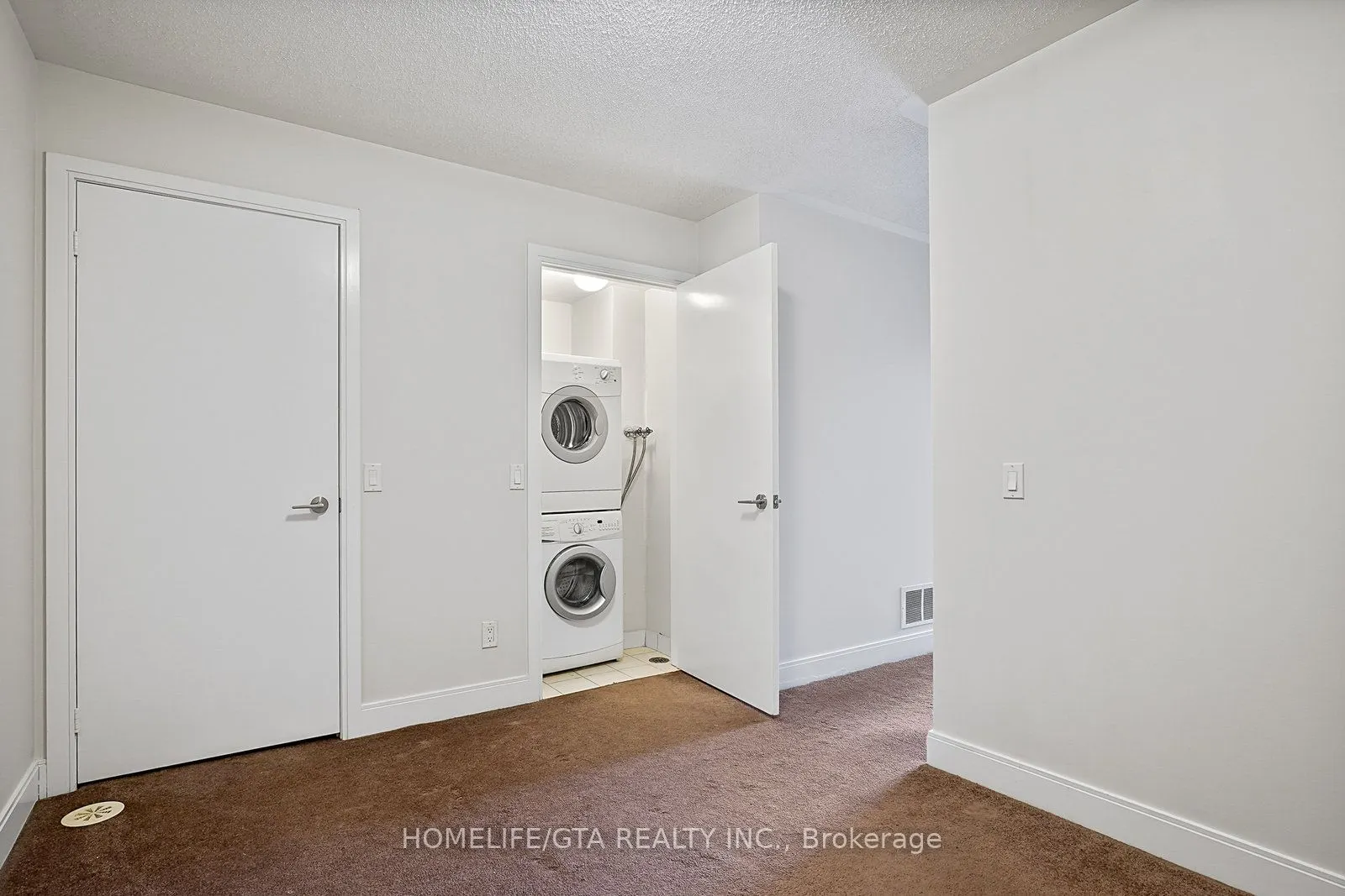330 Village Green Square, #TH45
