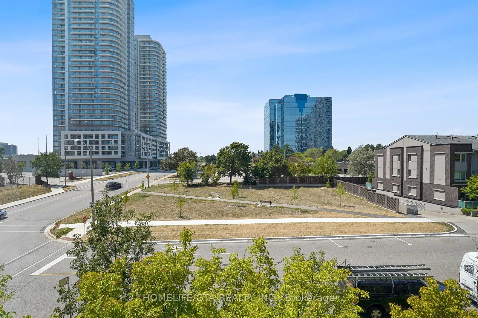 330 Village Green Square, #TH45