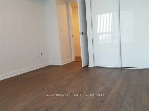 275 Village Green Square, #2917