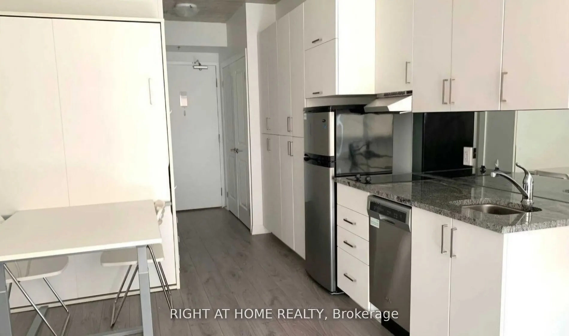 1900 Simcoe Street N, #816