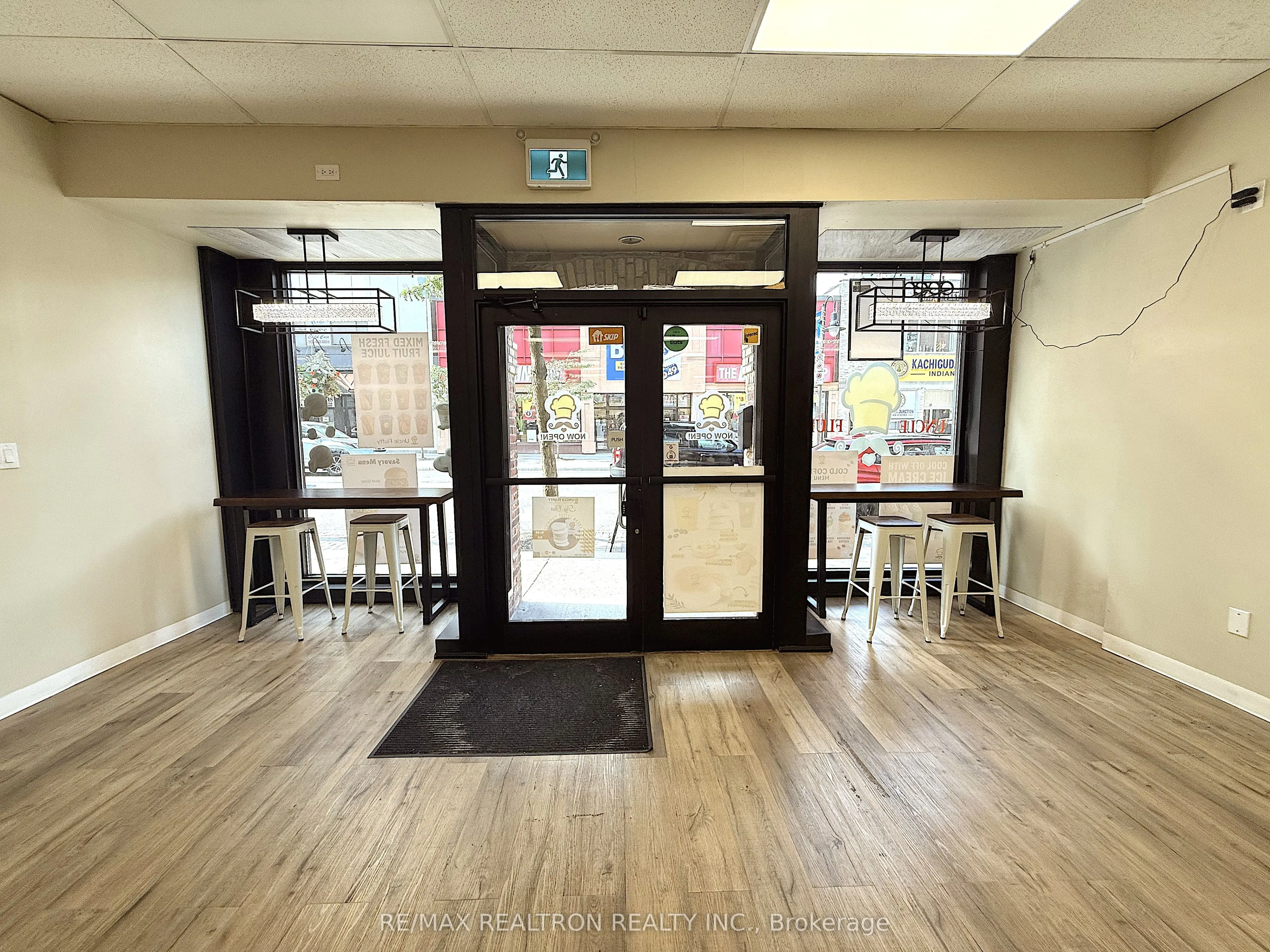 17 King Street W