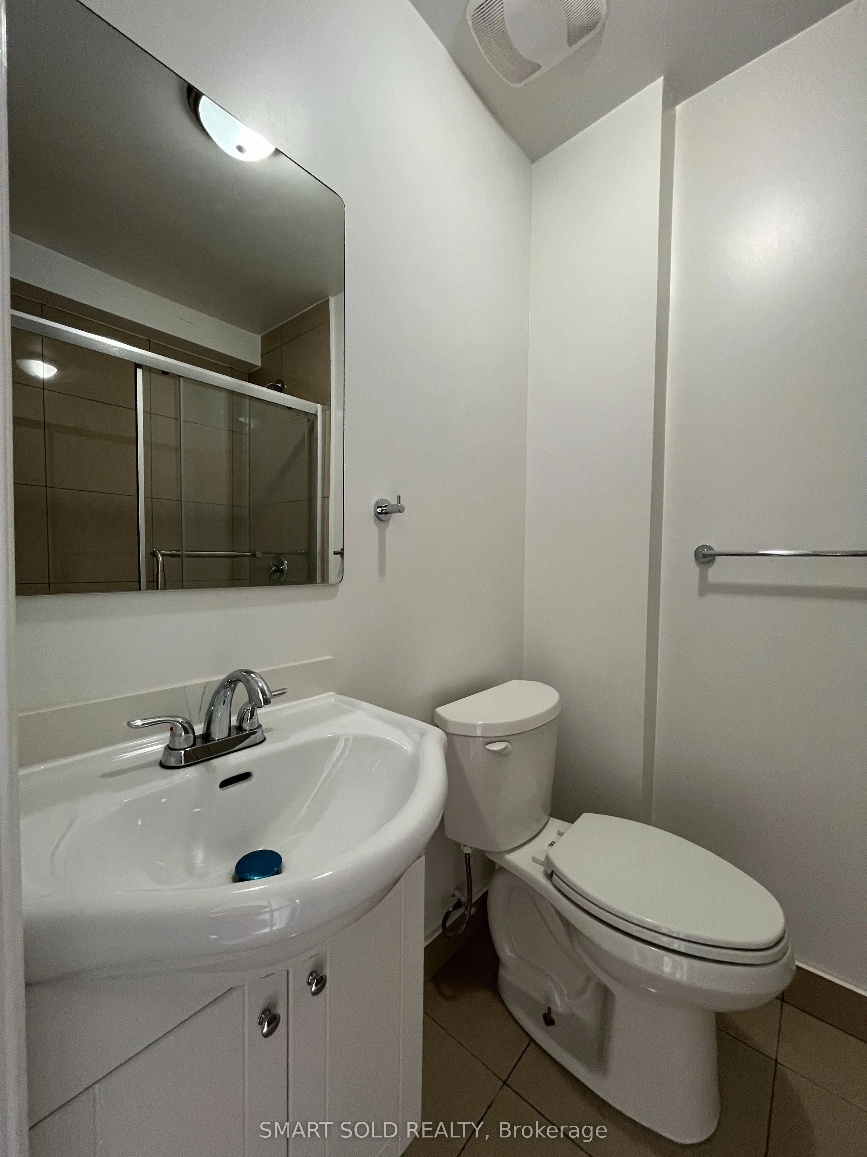 395A Donlands Avenue, #106
