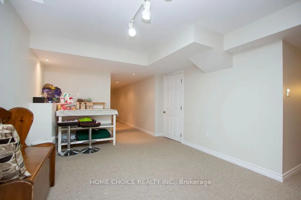 200 Bathgate Crescent