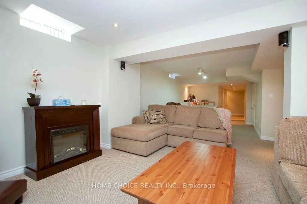 200 Bathgate Crescent