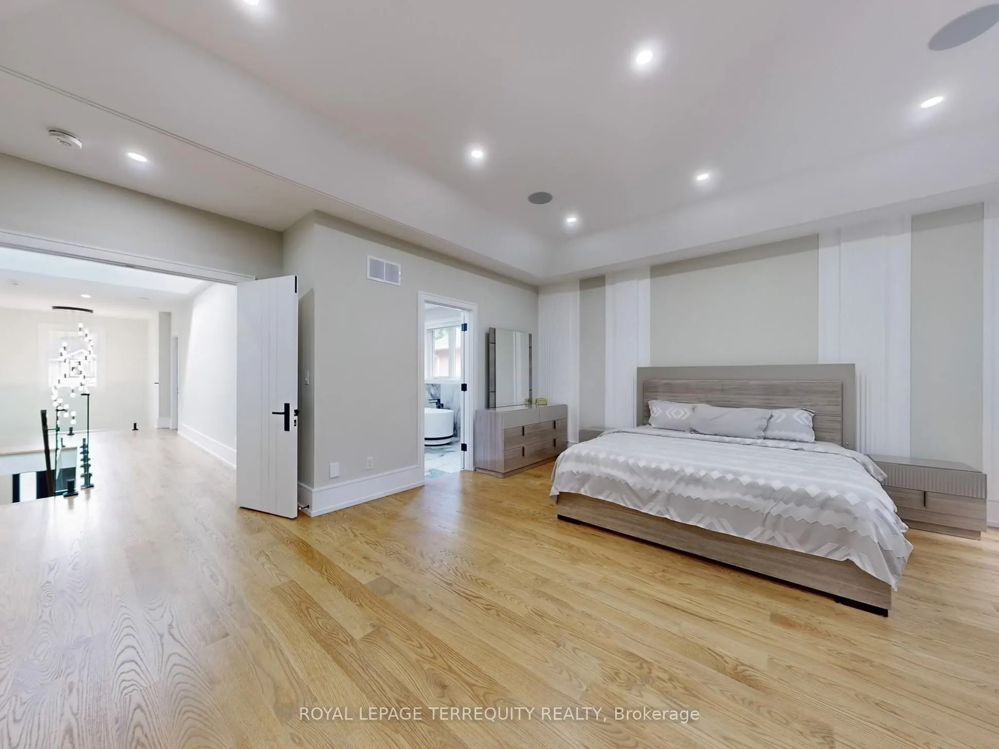 87 Cliffcrest Drive