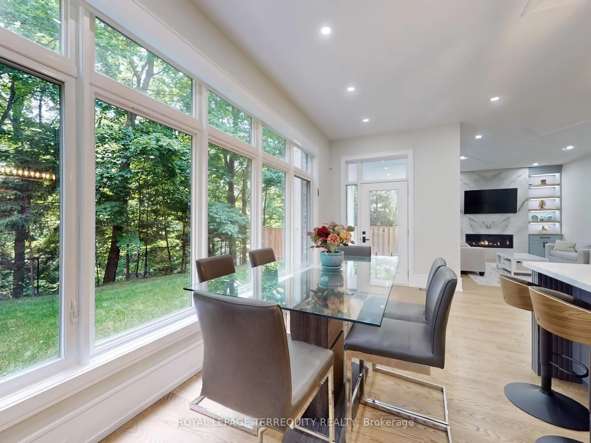 87 Cliffcrest Drive