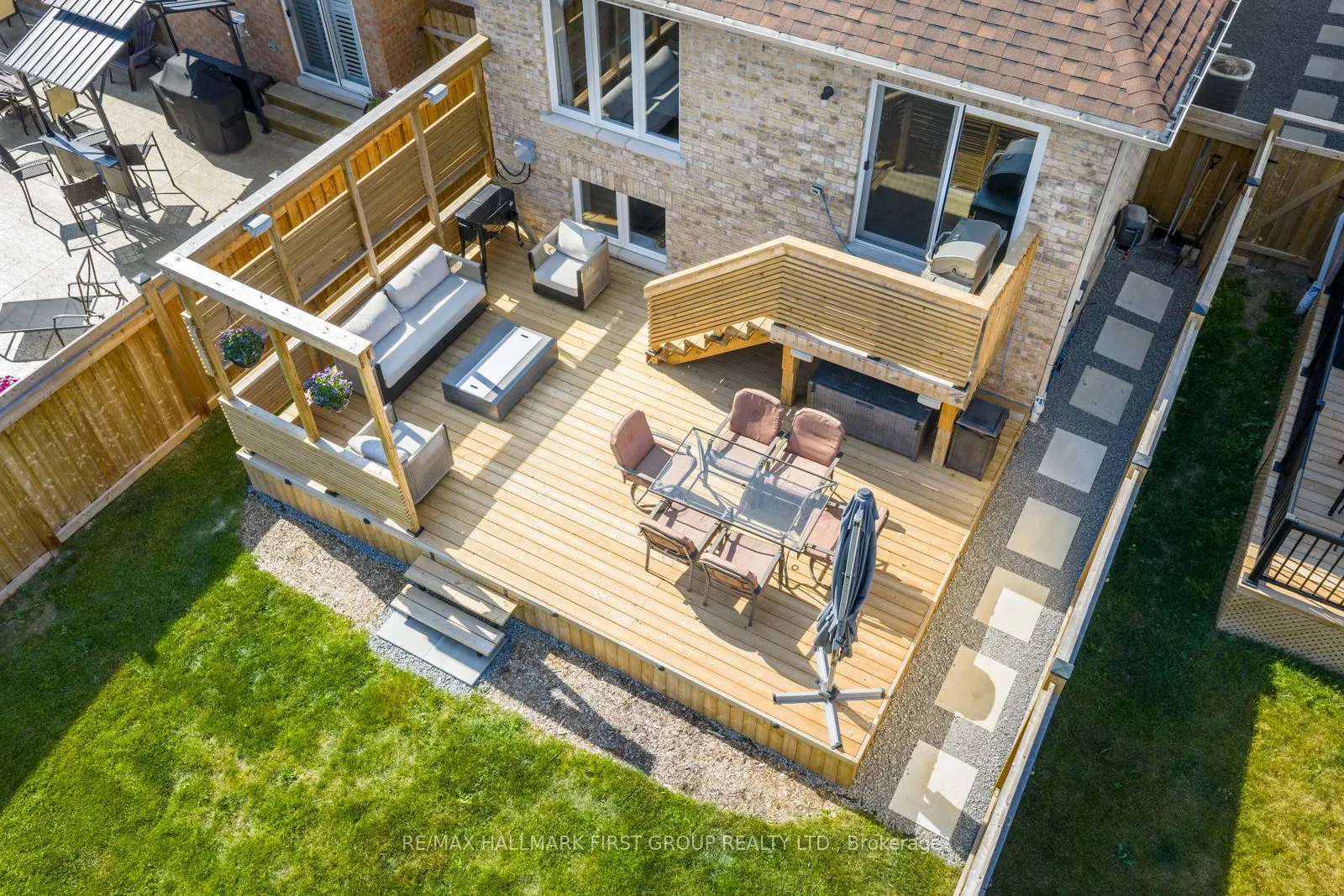 27 Louis Way