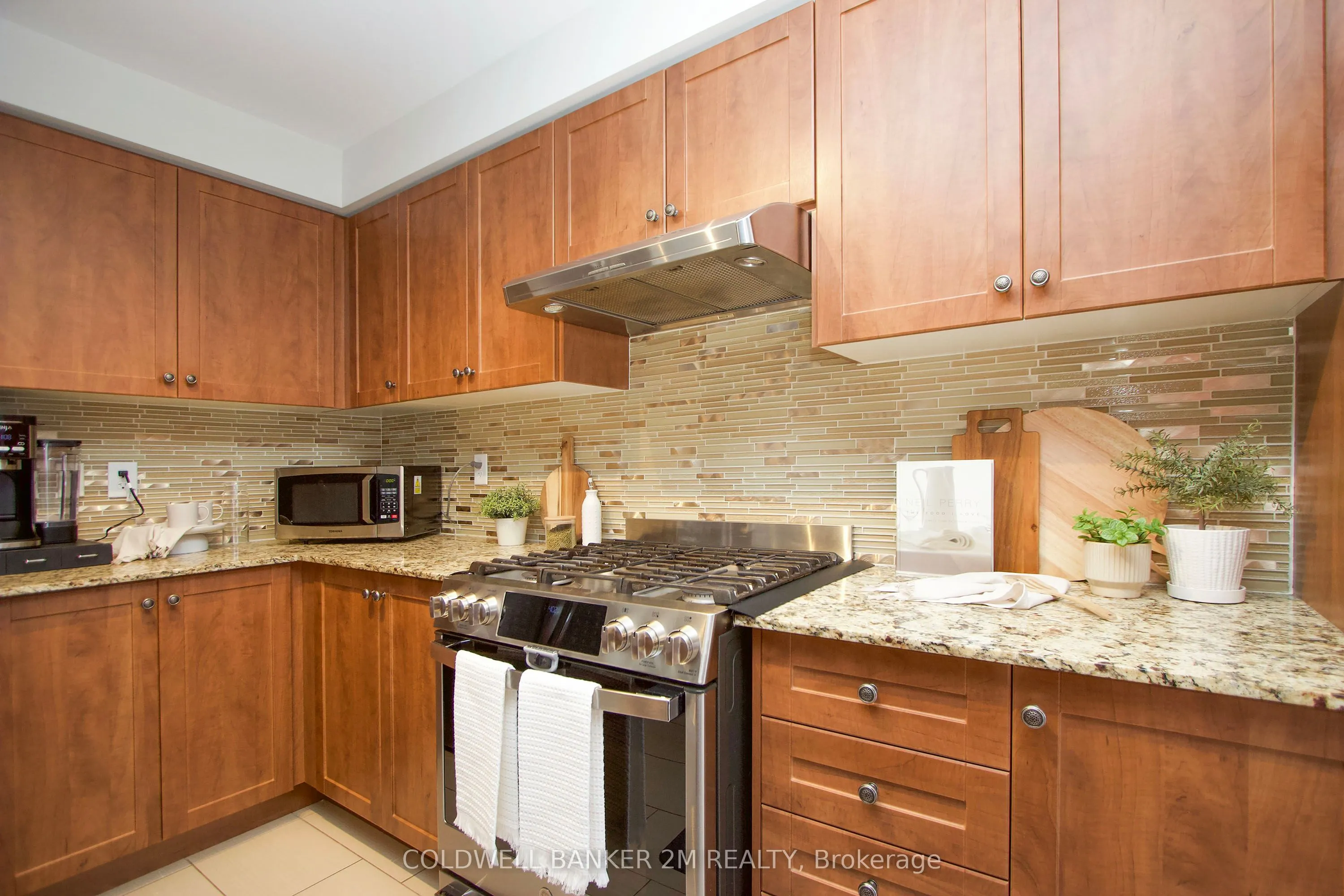 2 Hornett Way
