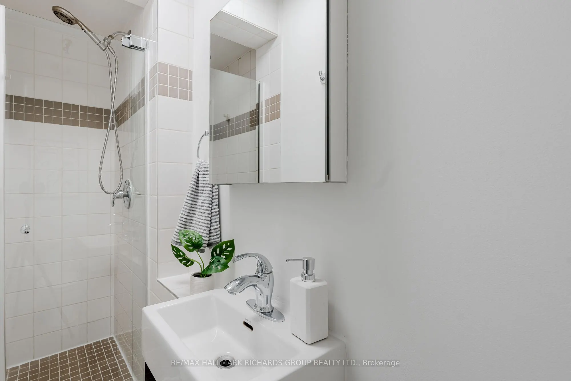 10 Buller Avenue, #TH11
