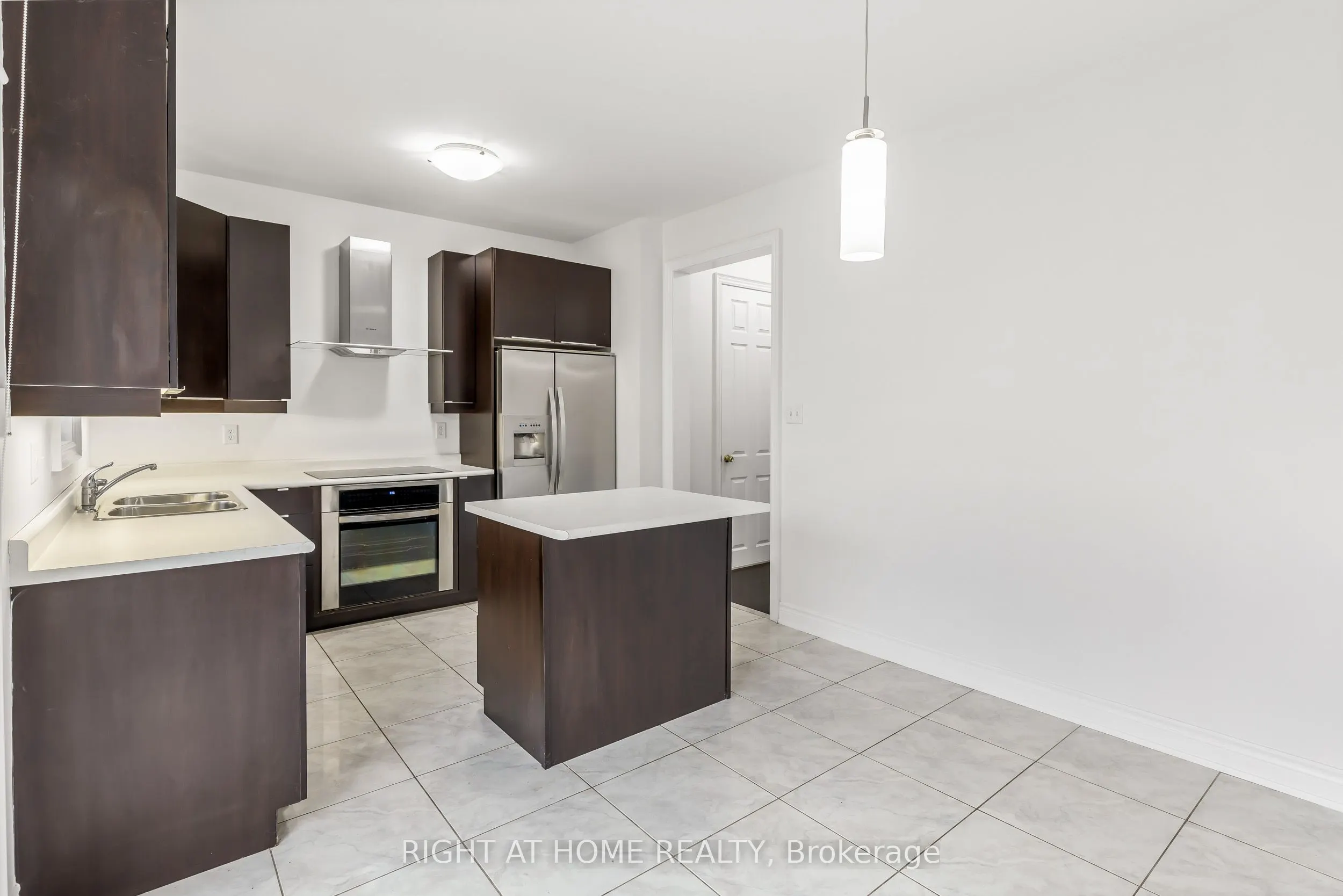 5 Oswell Drive, #Main