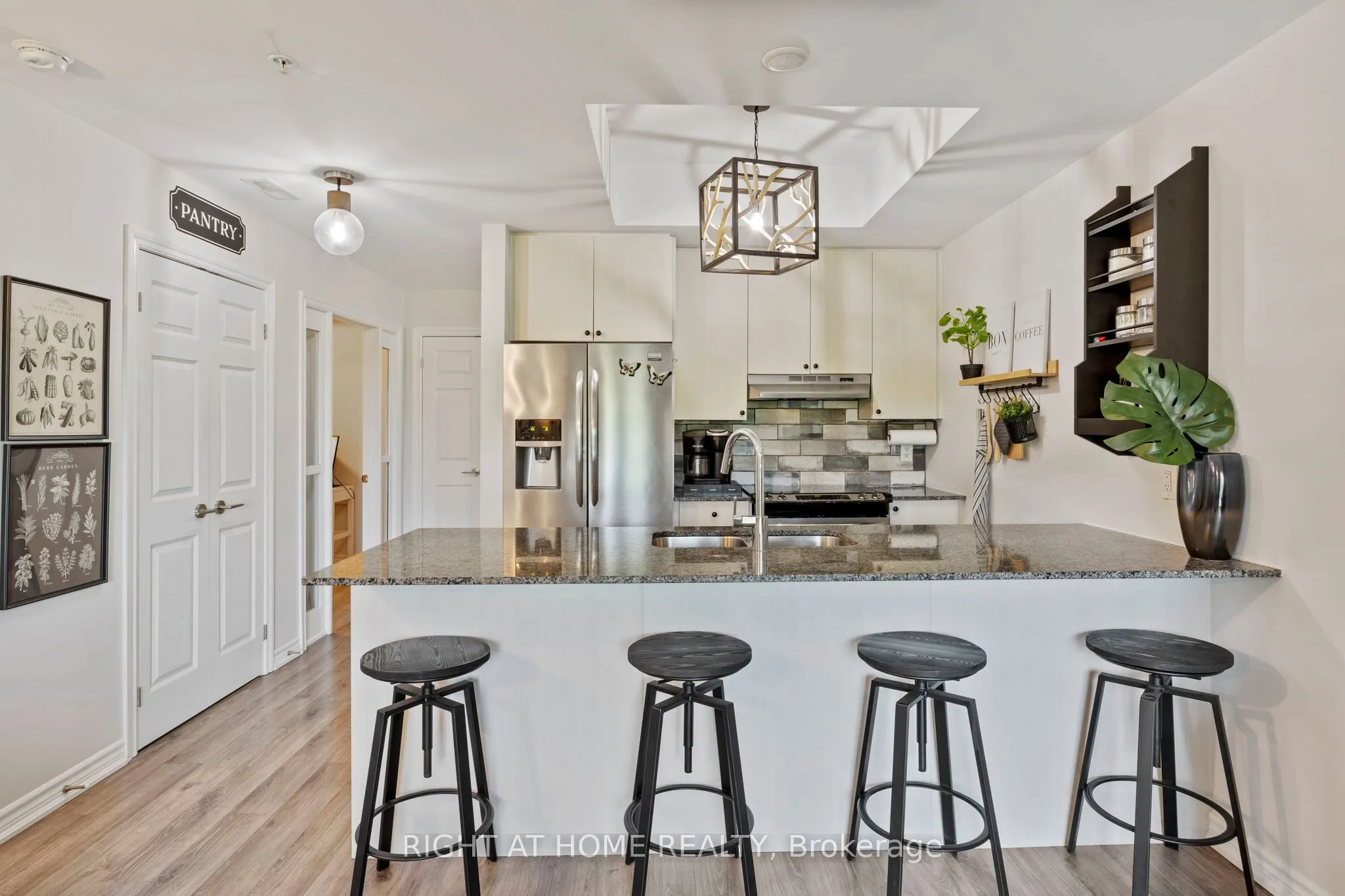 680 Gordon Street, #412