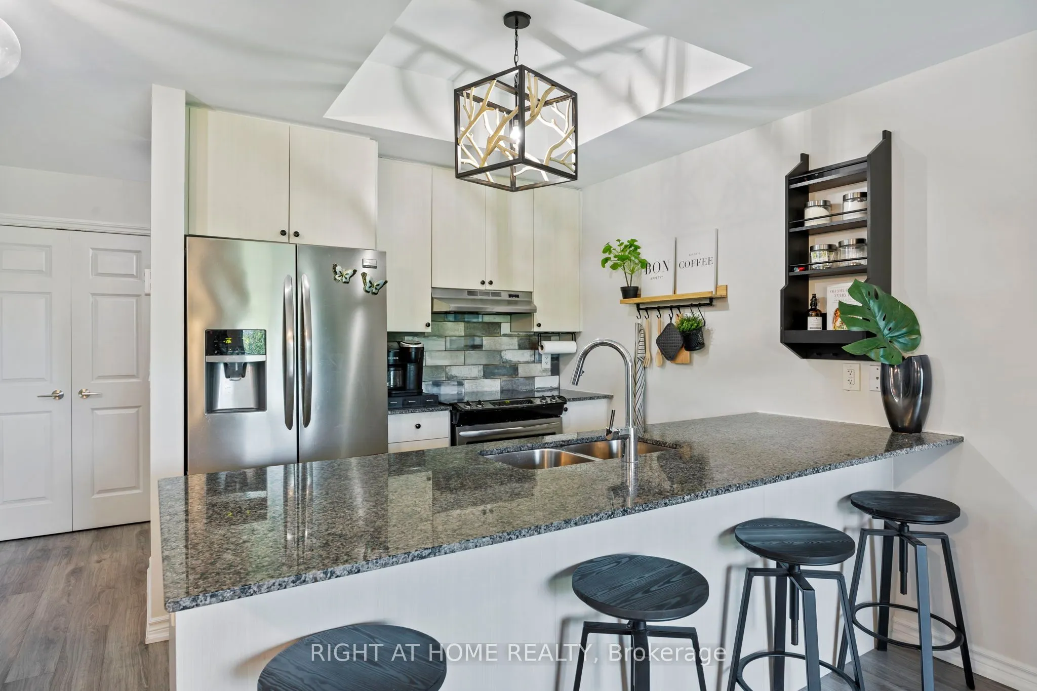 680 Gordon Street, #412