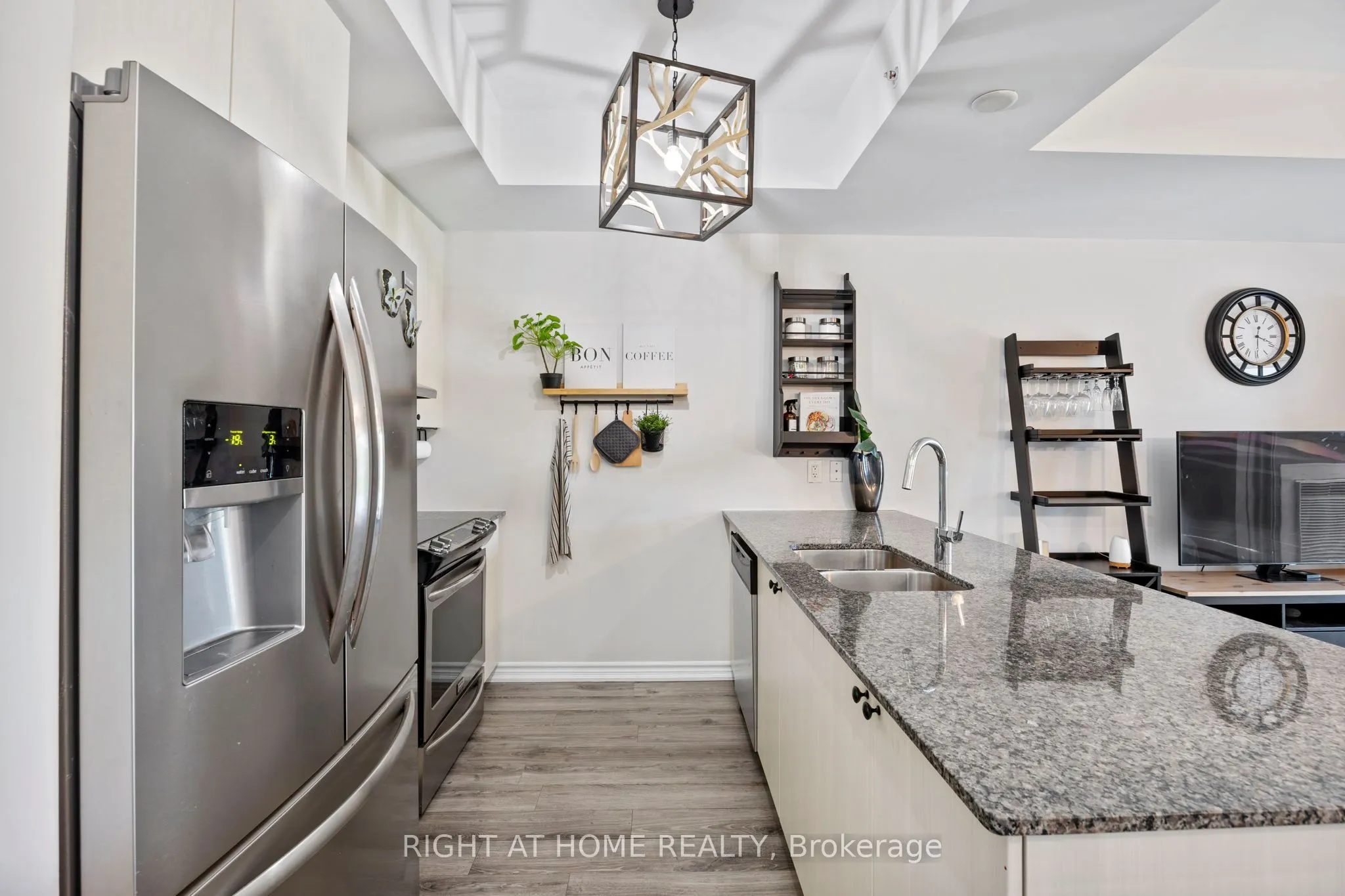 680 Gordon Street, #412
