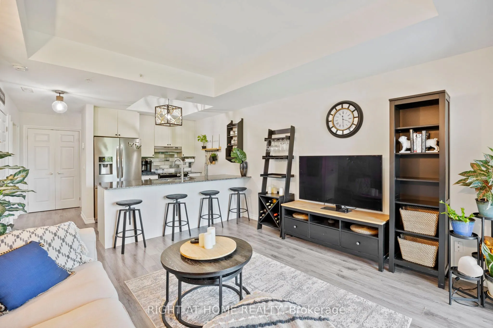 680 Gordon Street, #412