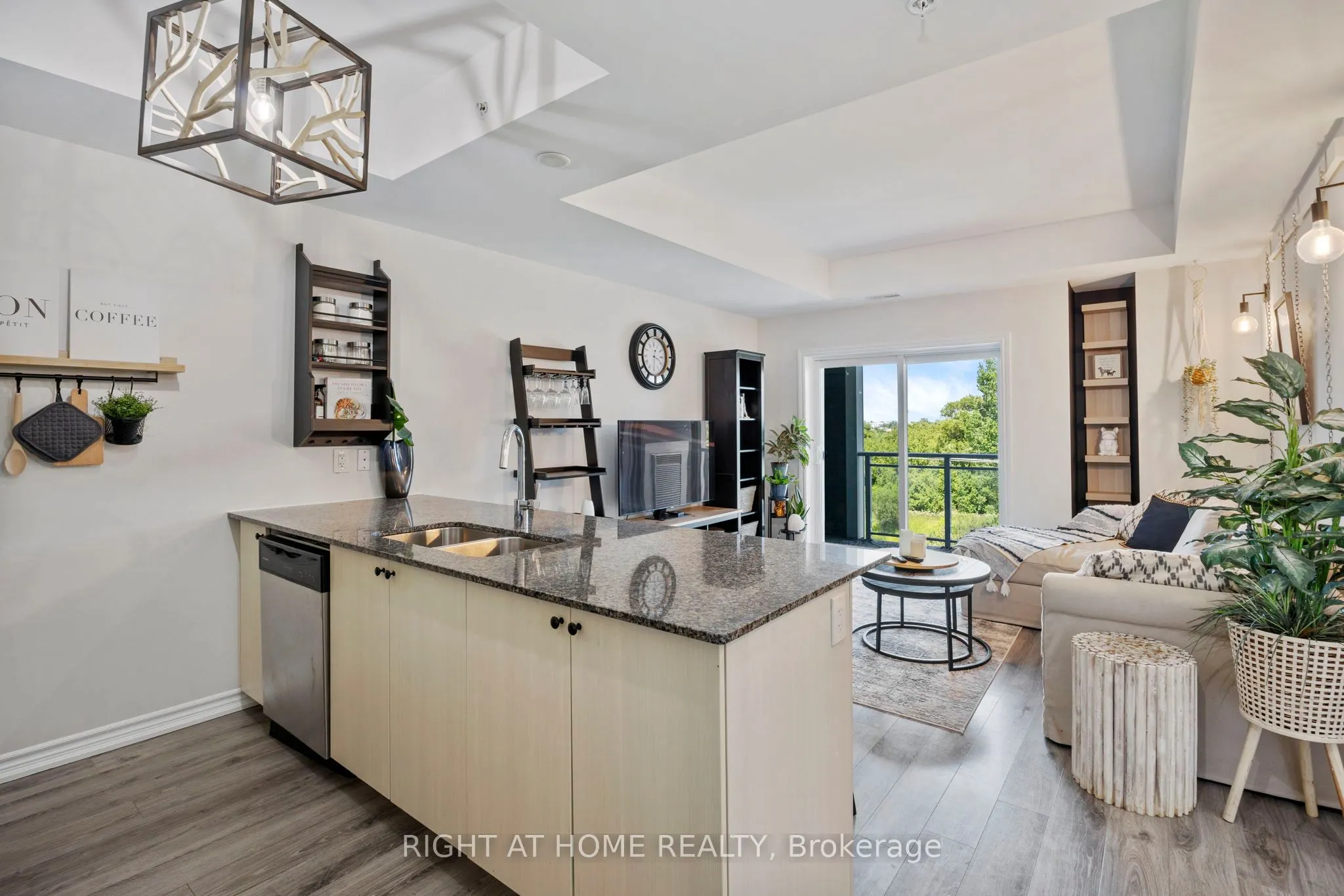 680 Gordon Street, #412