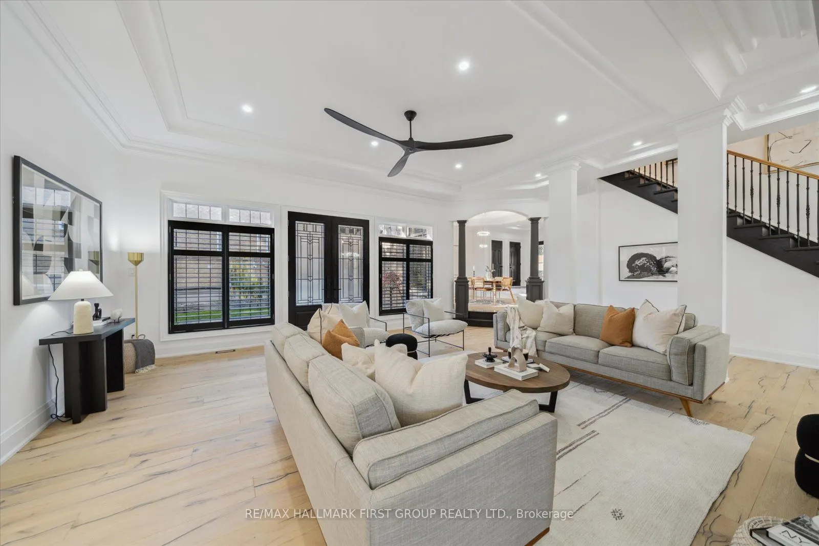 134 Front Street E