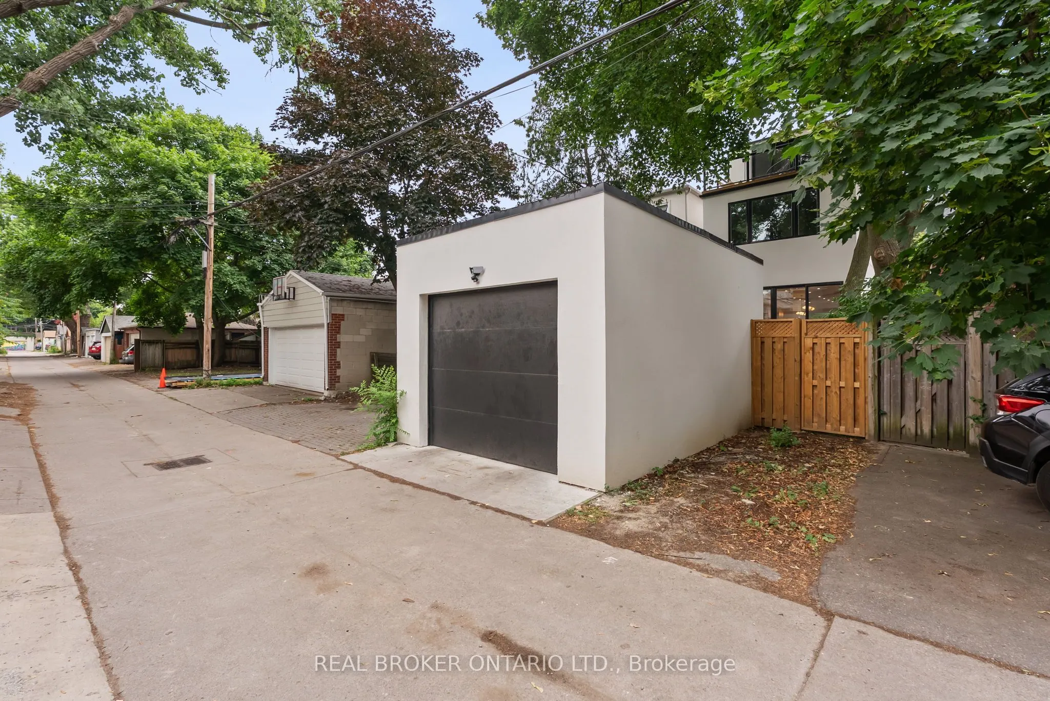 98 Hogarth Avenue