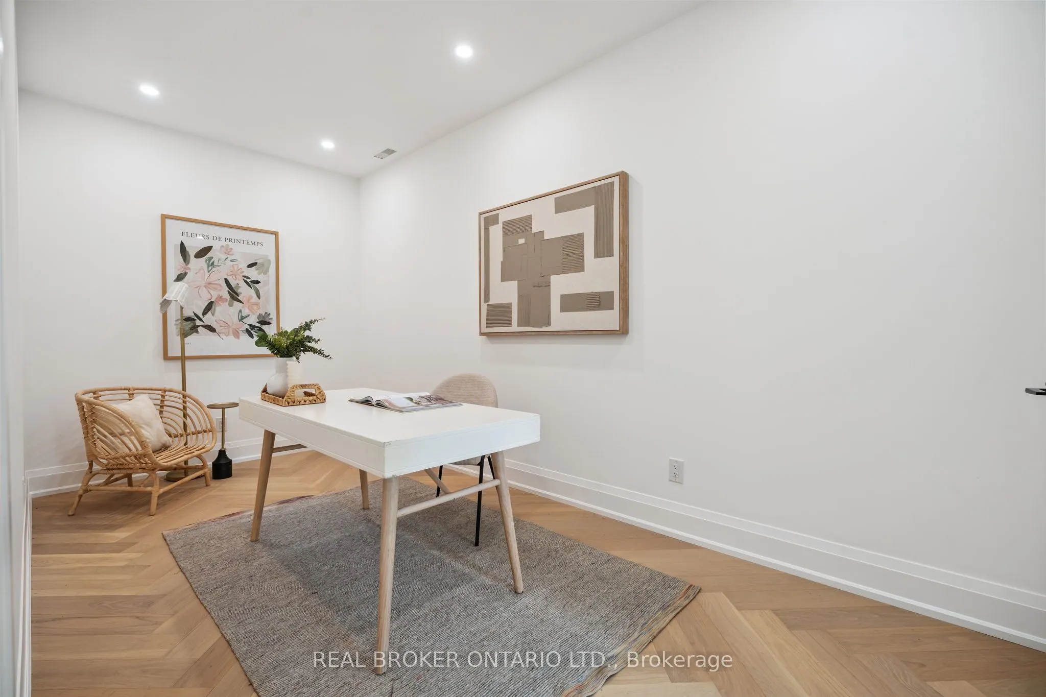 98 Hogarth Avenue