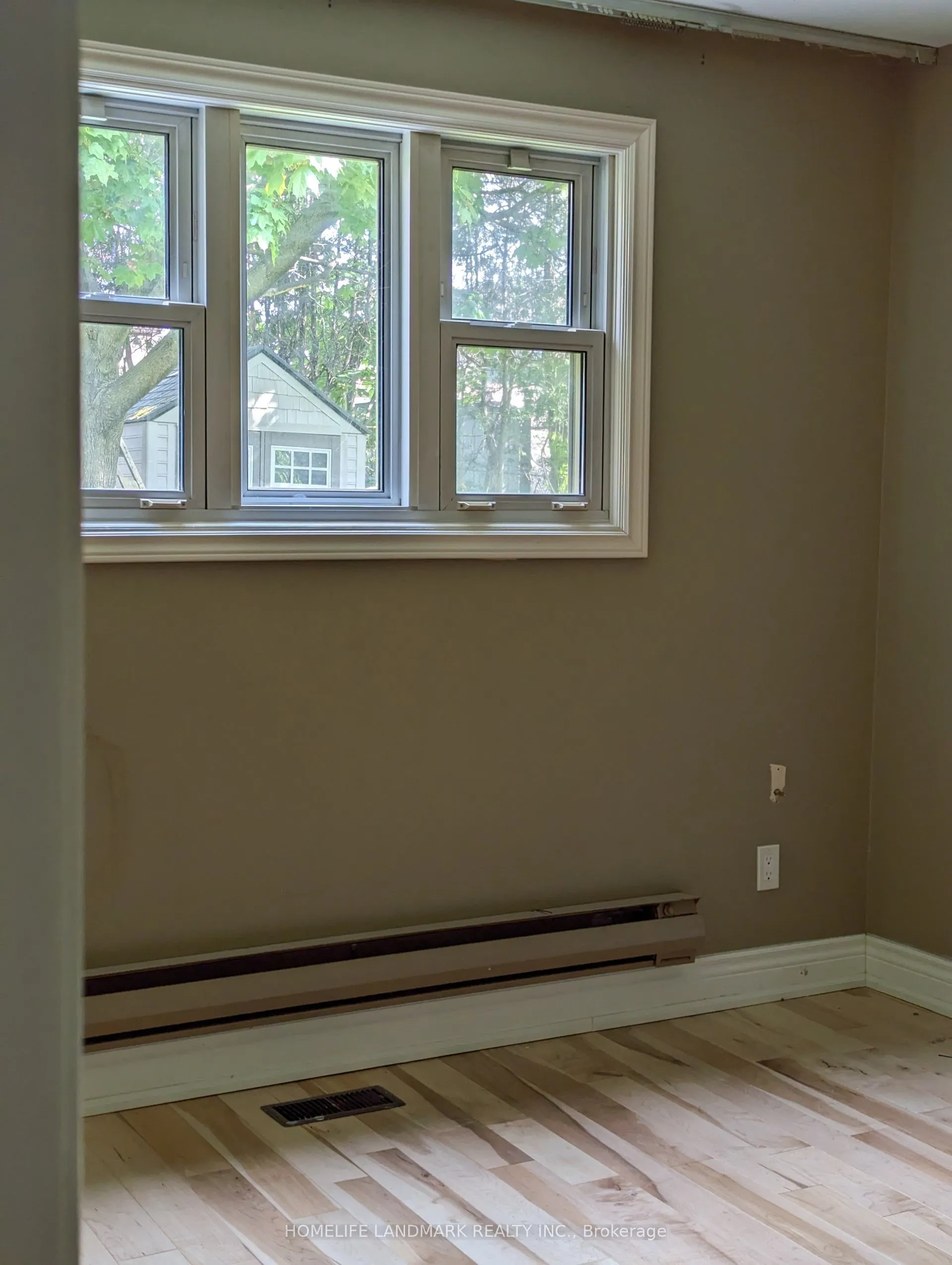 168 Lynnbrook (Lower Level) Drive
