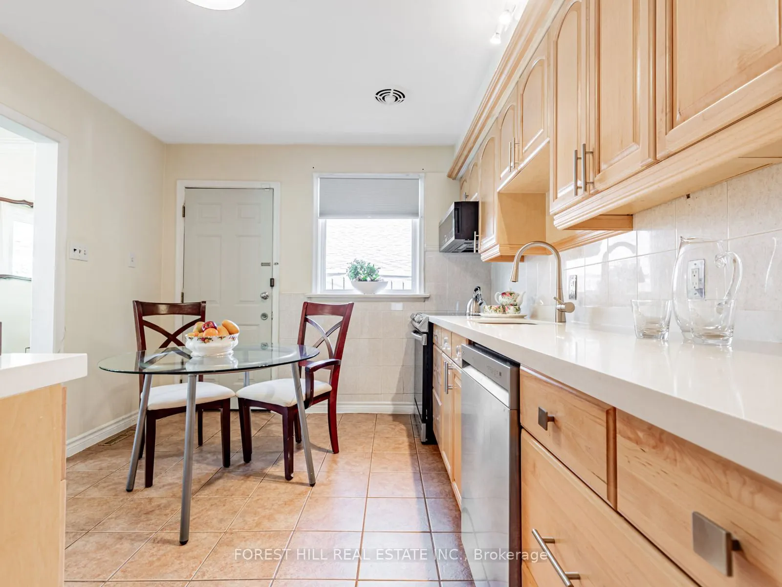 27 Fitzgibbon Avenue