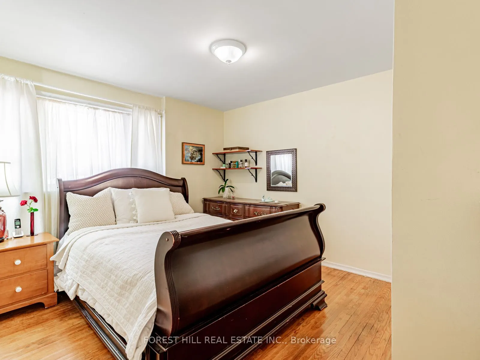 27 Fitzgibbon Avenue