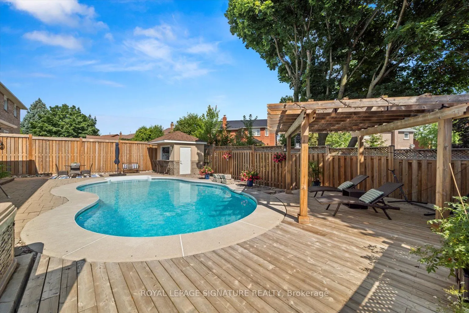 6 Mapleglen Court