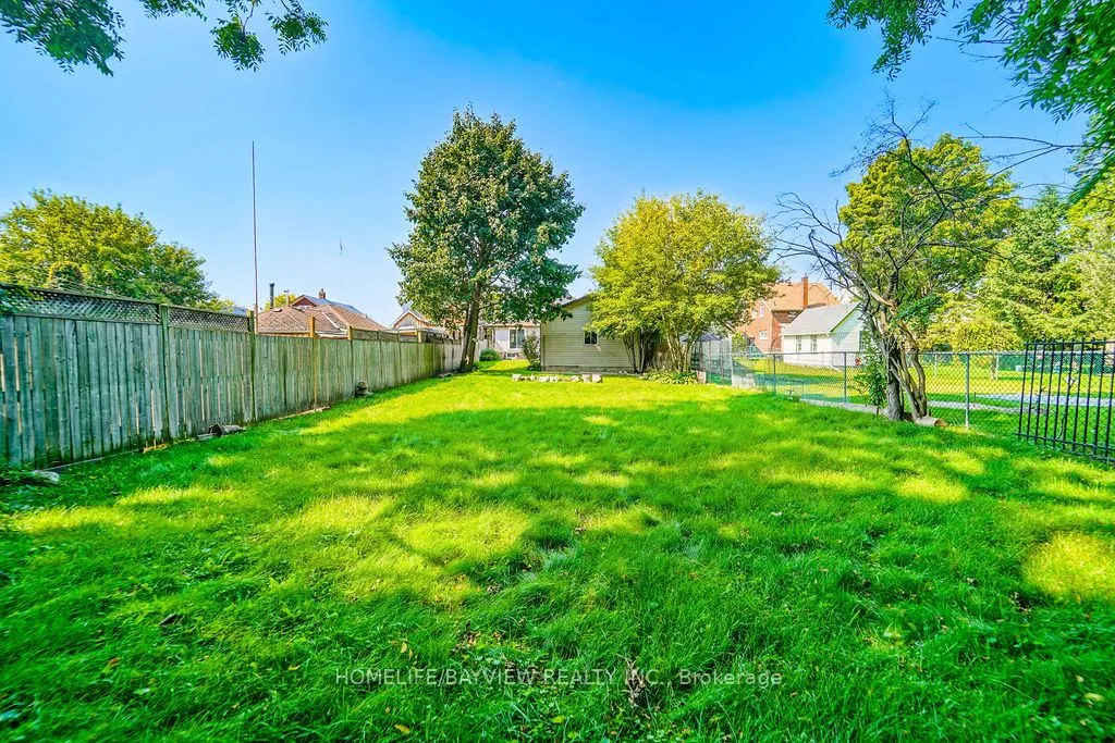 187 Park Road S