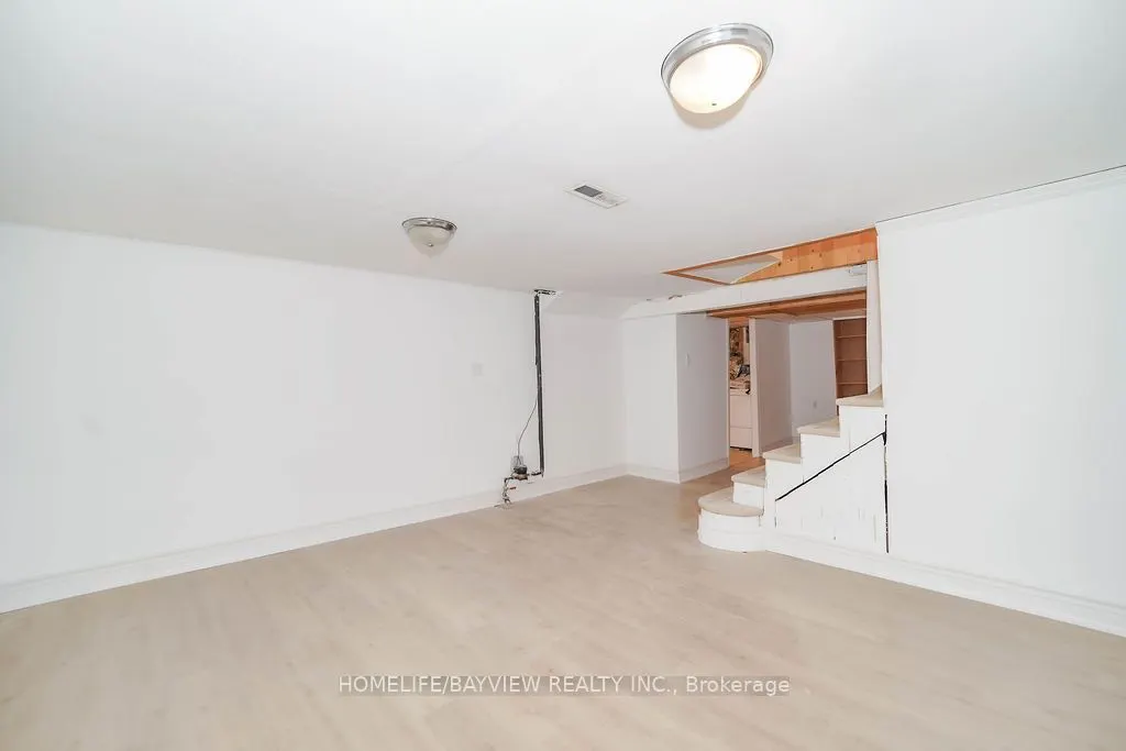 187 Park Road S