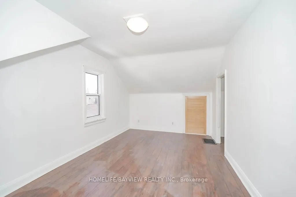 187 Park Road S