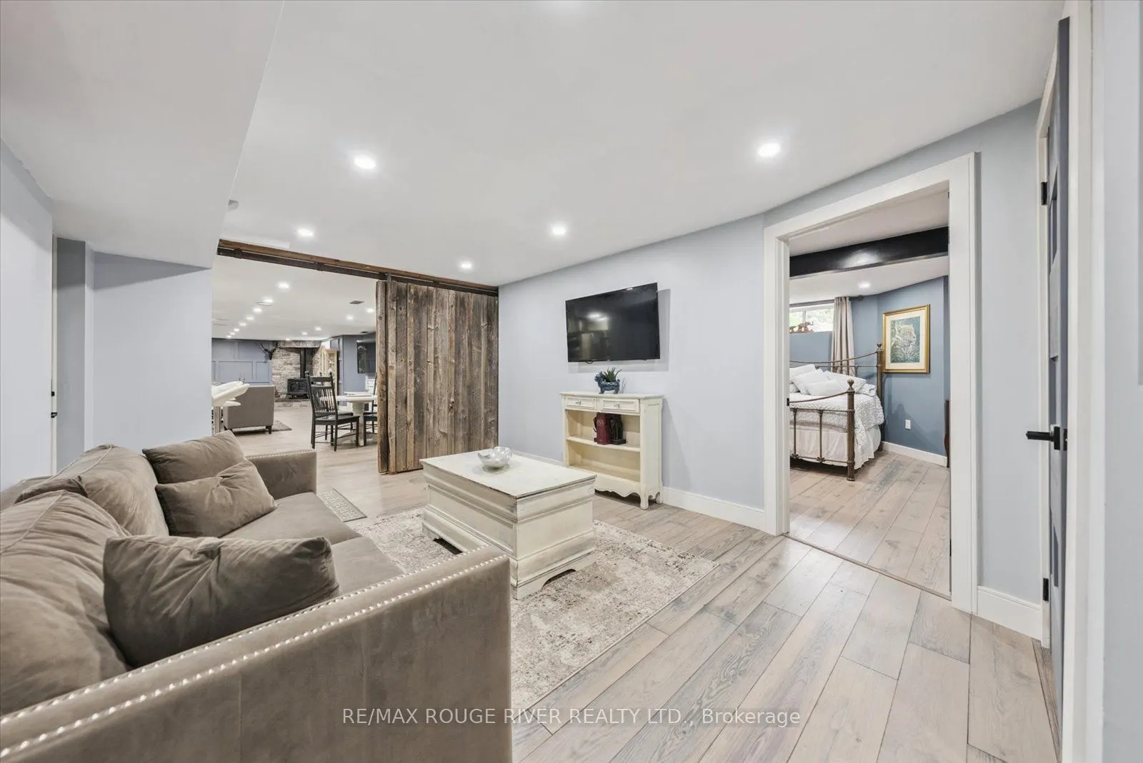 4588 Paynes Crescent