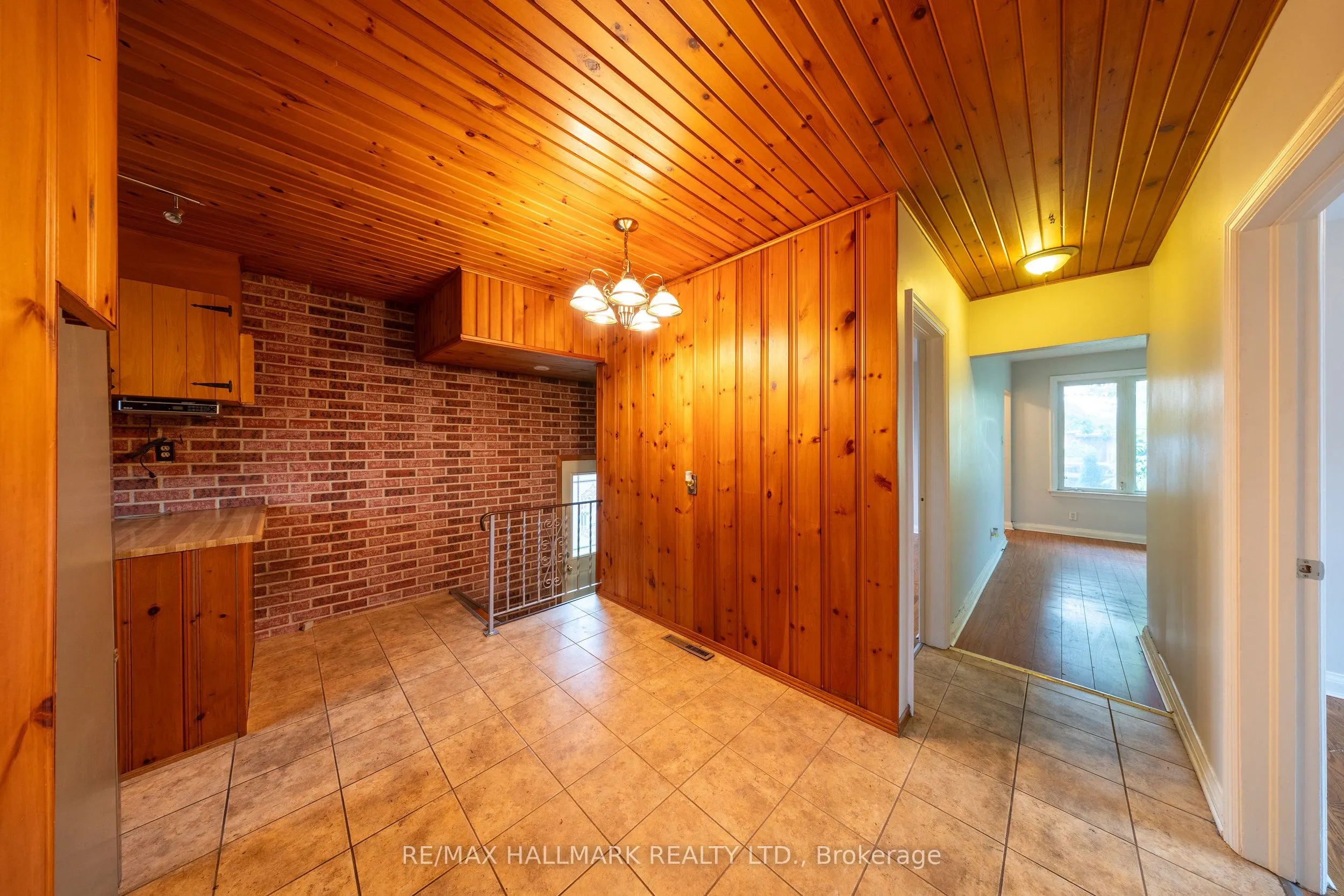 260 Farewell Avenue