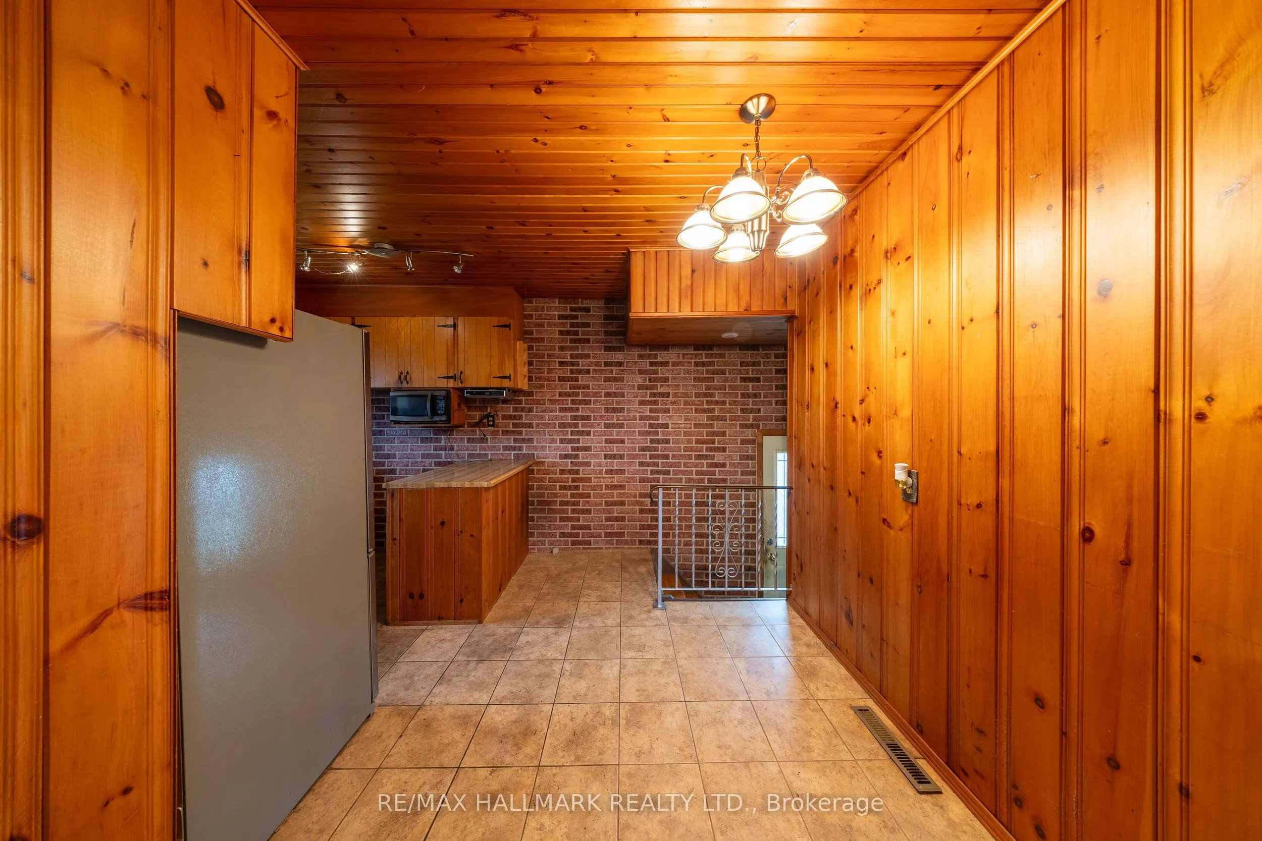 260 Farewell Avenue