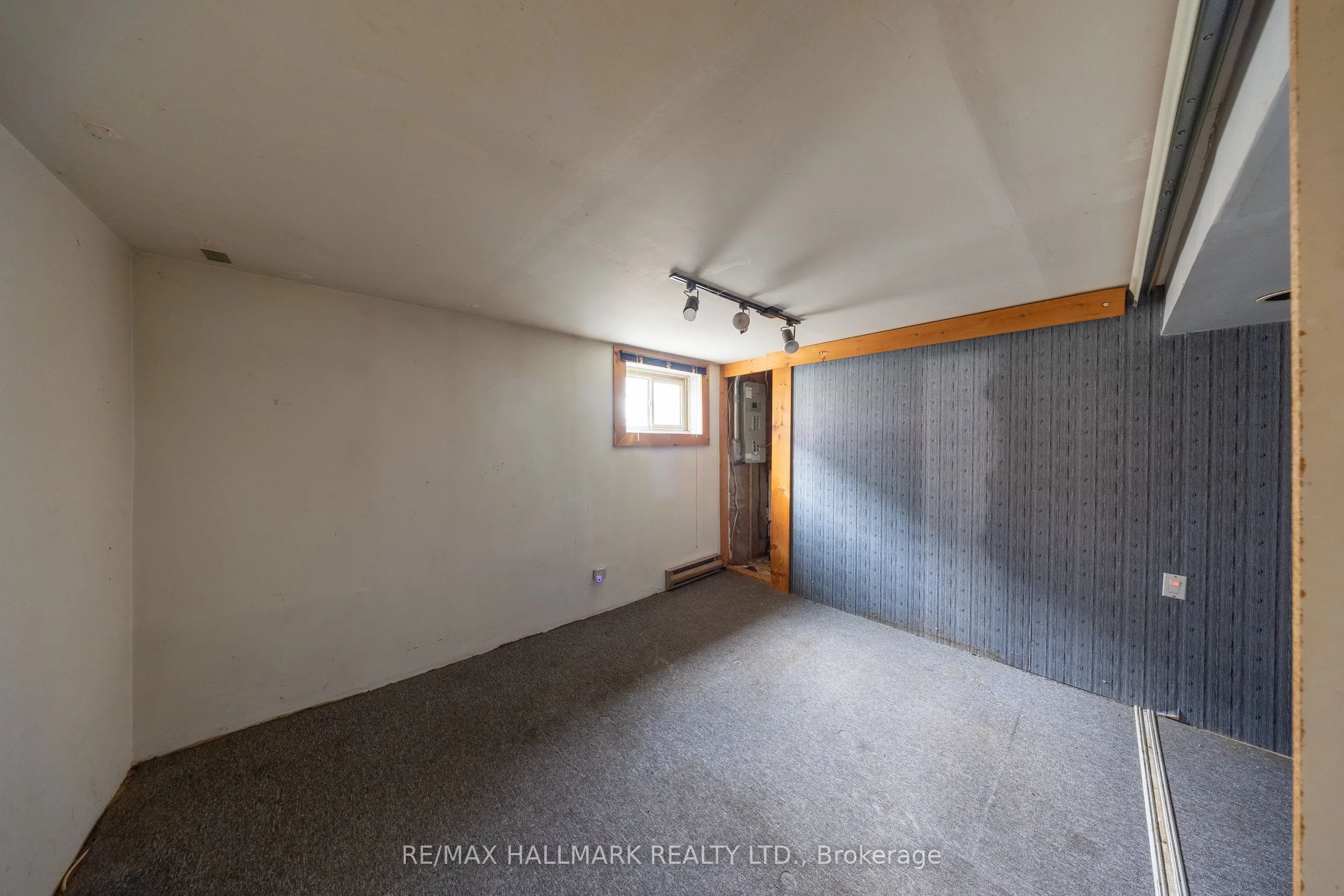 260 Farewell Avenue