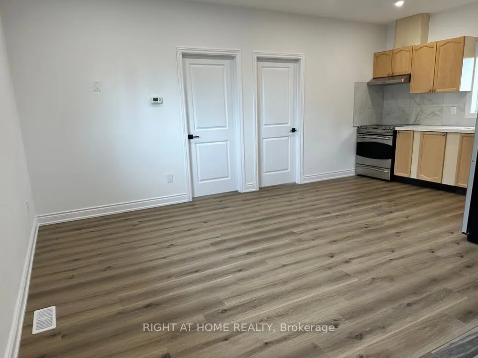 700 Winchester Road E